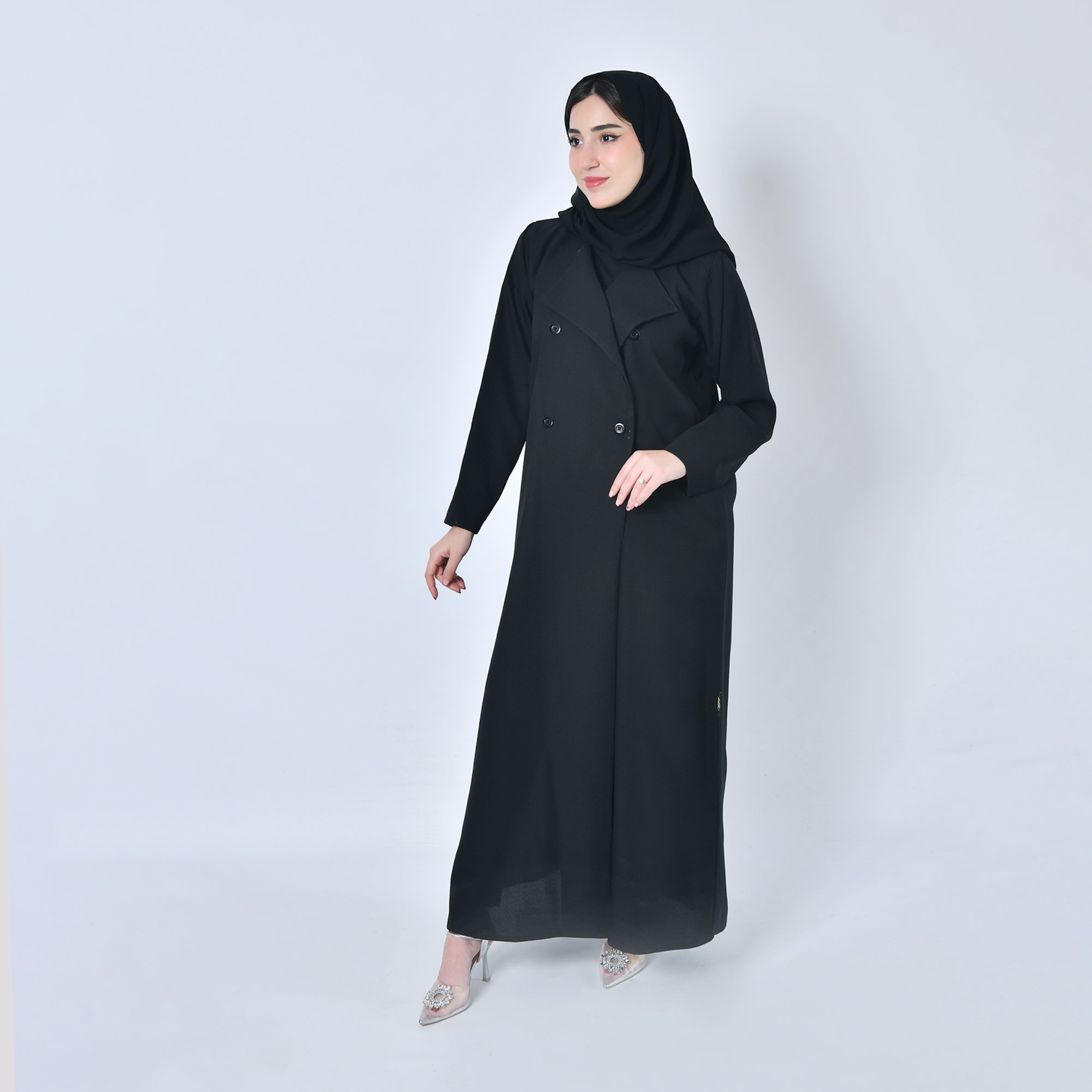  عبايه سوداء رسميه متعدده في طرق الاغلاق بطريقة ابداعيه 
