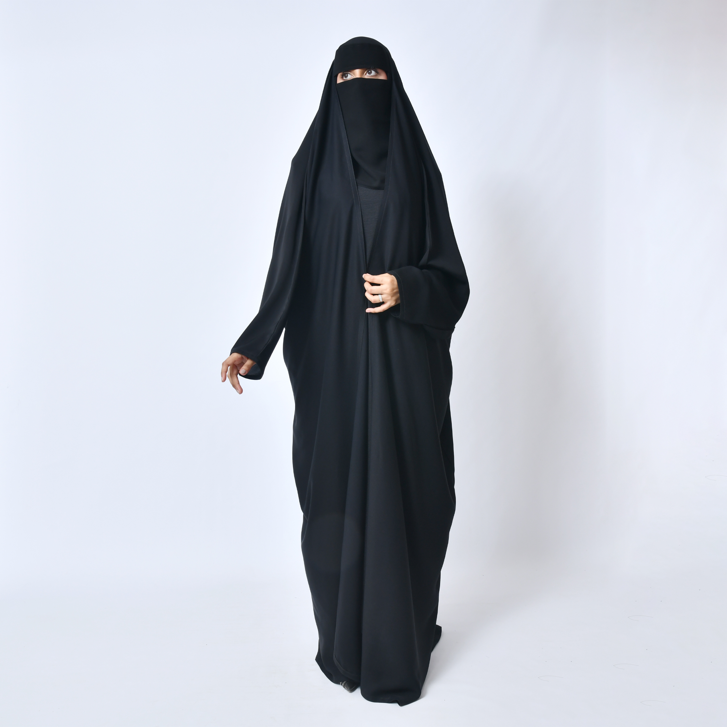  عباية راس مفتوحة بأكمام سادة  