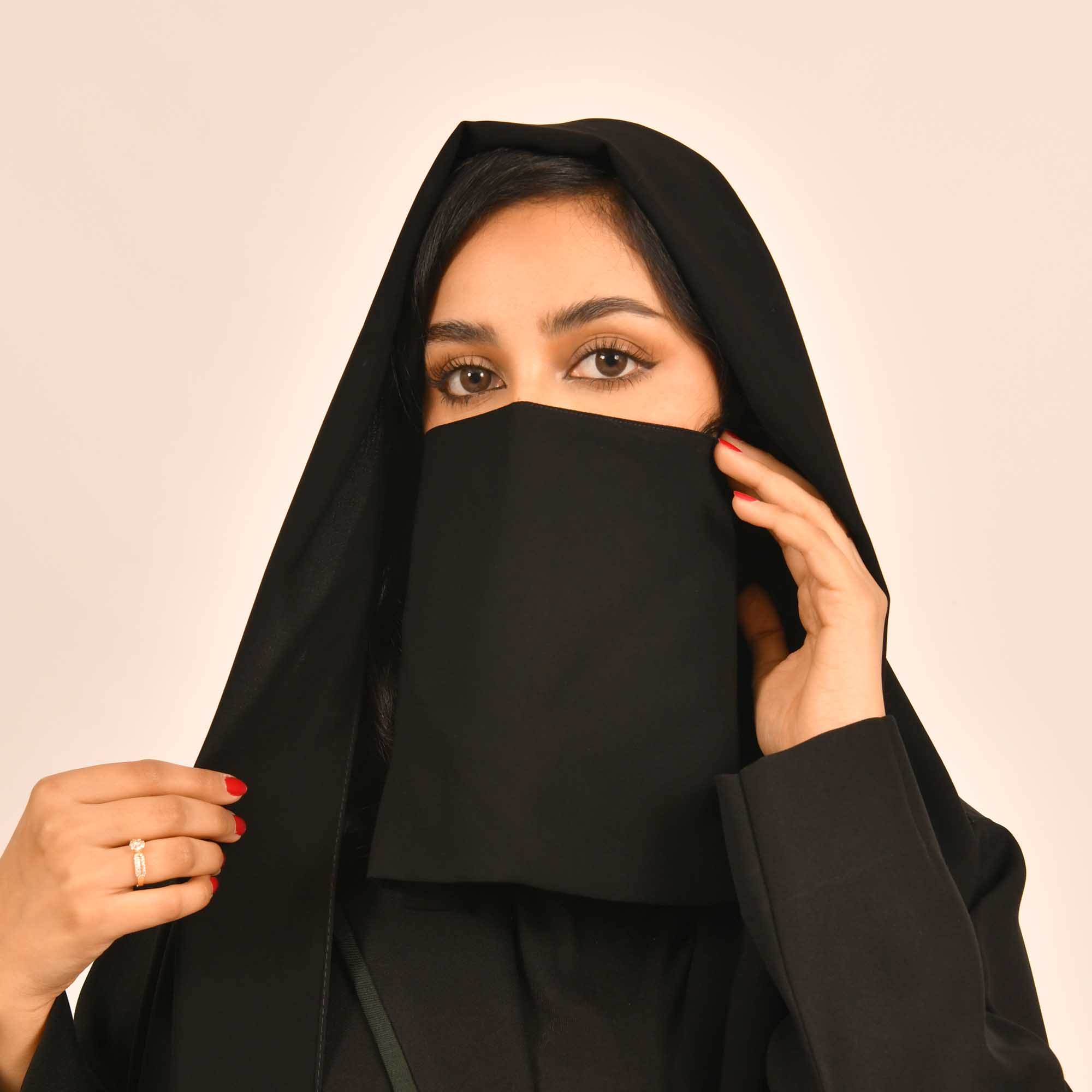  لثام قصير 