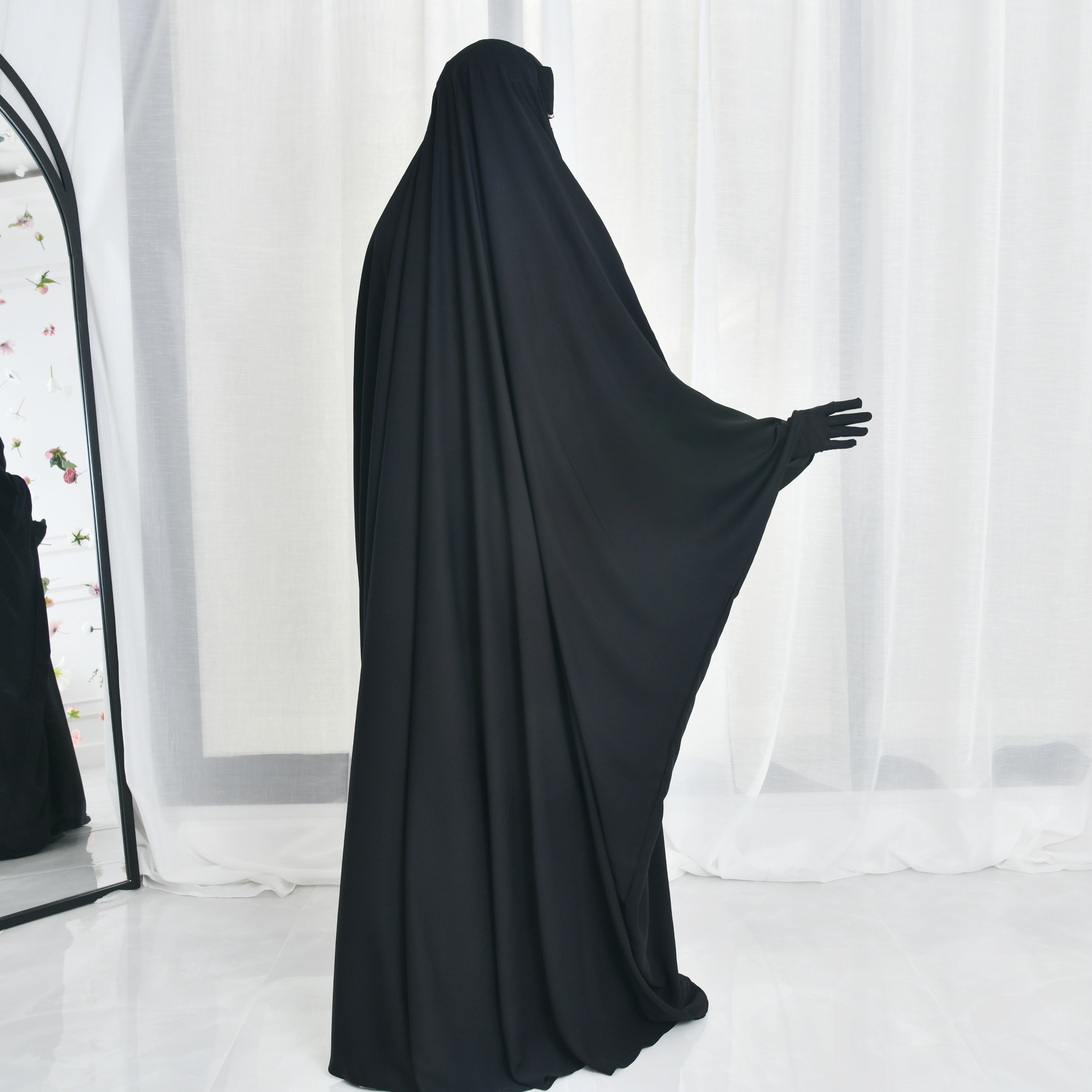  عباية راس مغلقة بقصة فراشة بأكمام بفتحة اصبع 