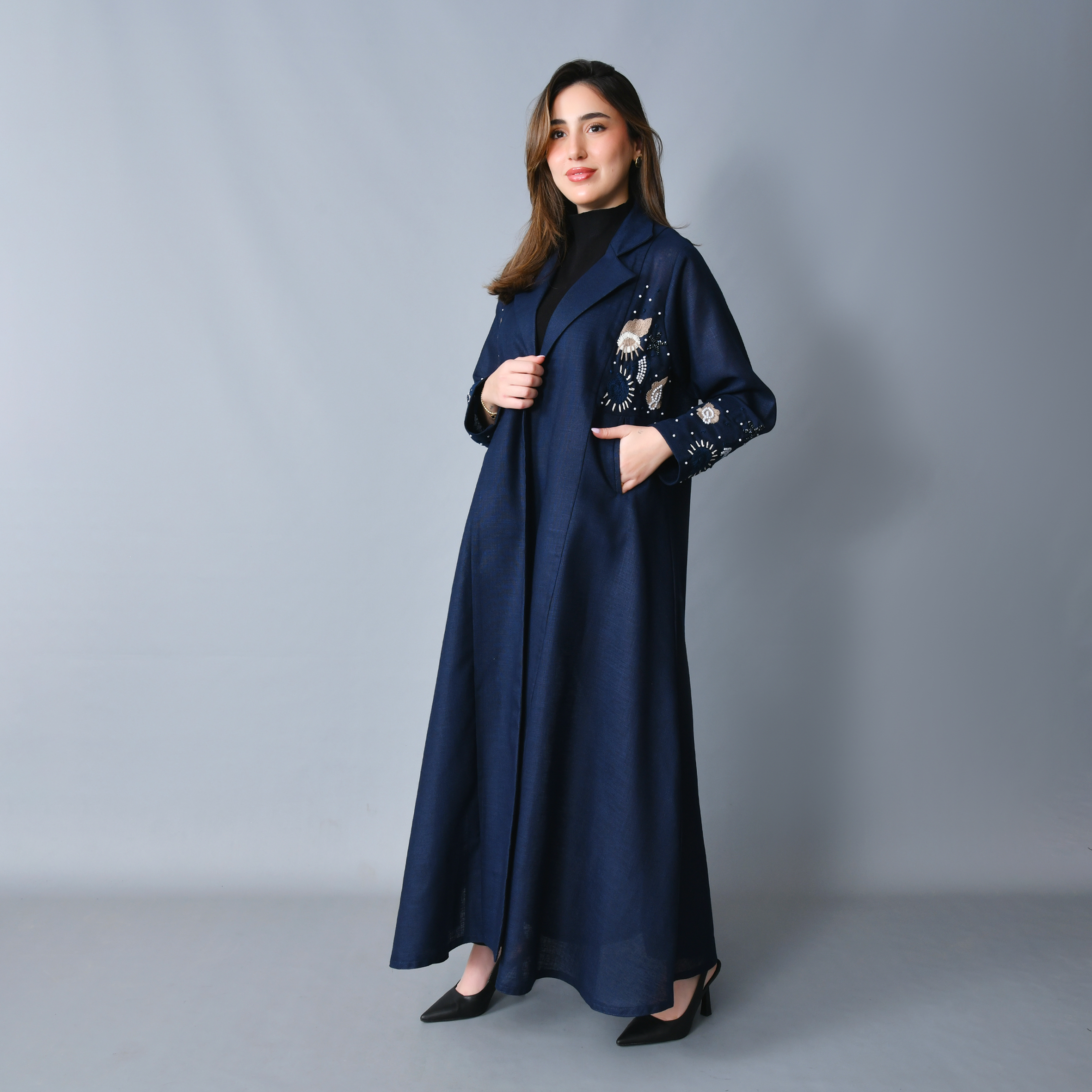  عباية بتصميم بليزر غير مبطن بقماش الينن-كحلي 