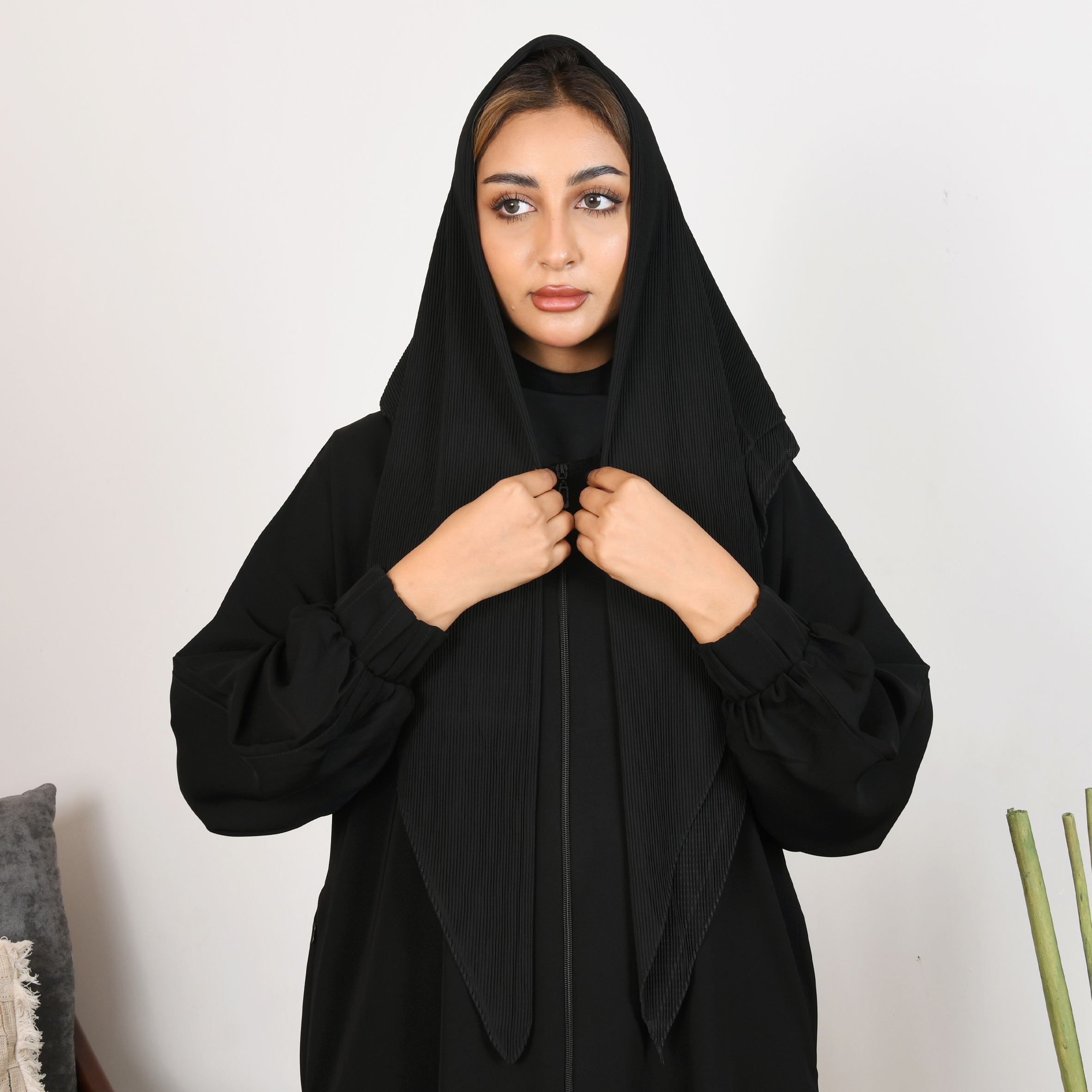  حجاب شيفون مكسر  بشكل مربع 
