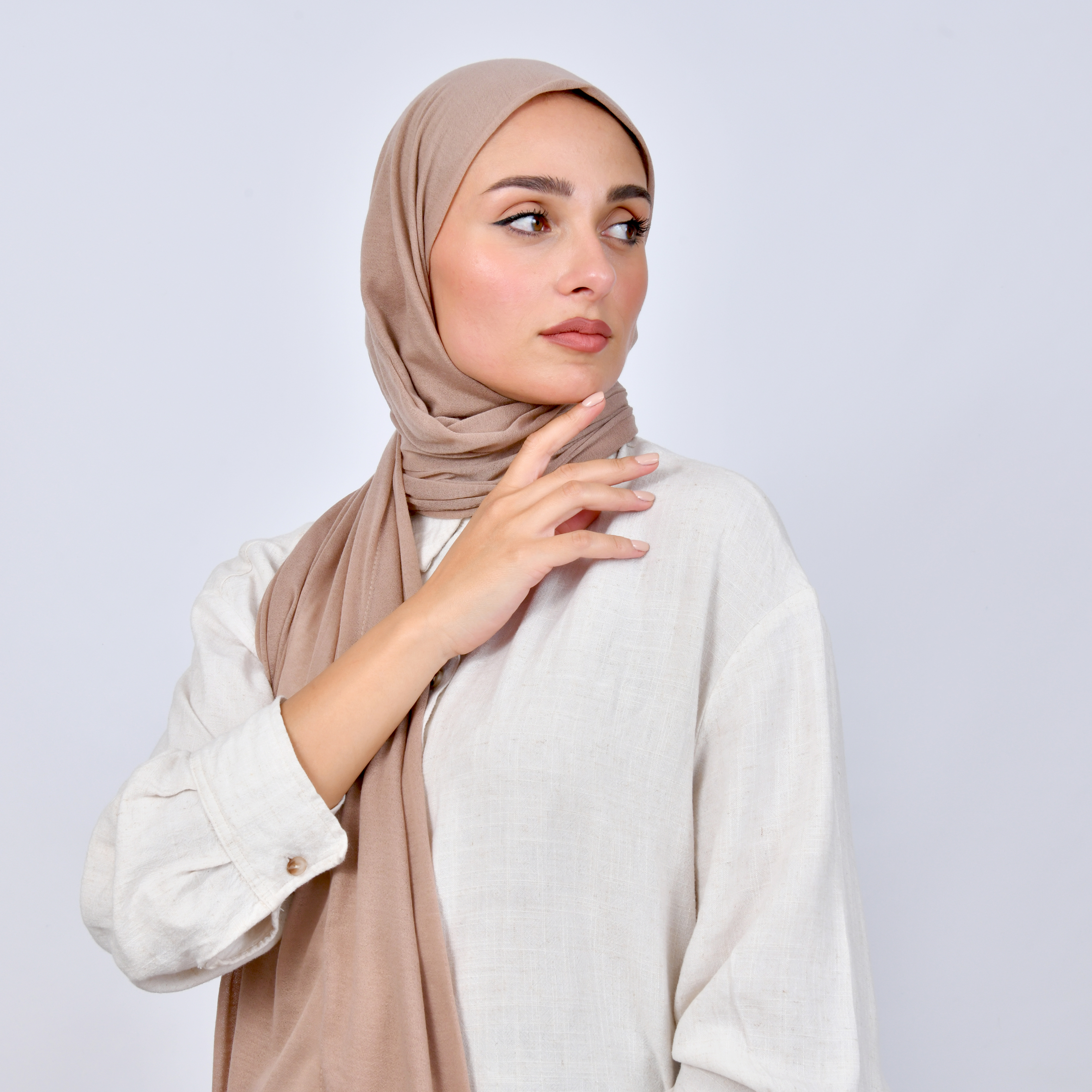  طرحة قطن ربع مبطنة من الامام بخياطة - بيج 