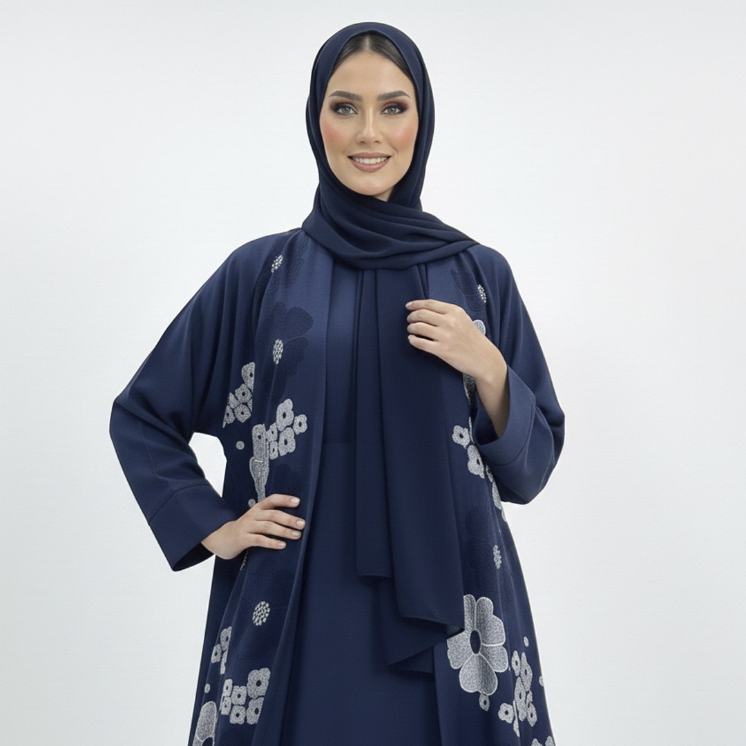  عباية باللون الكحلي موديل كلوش مزينة بتطريز 
