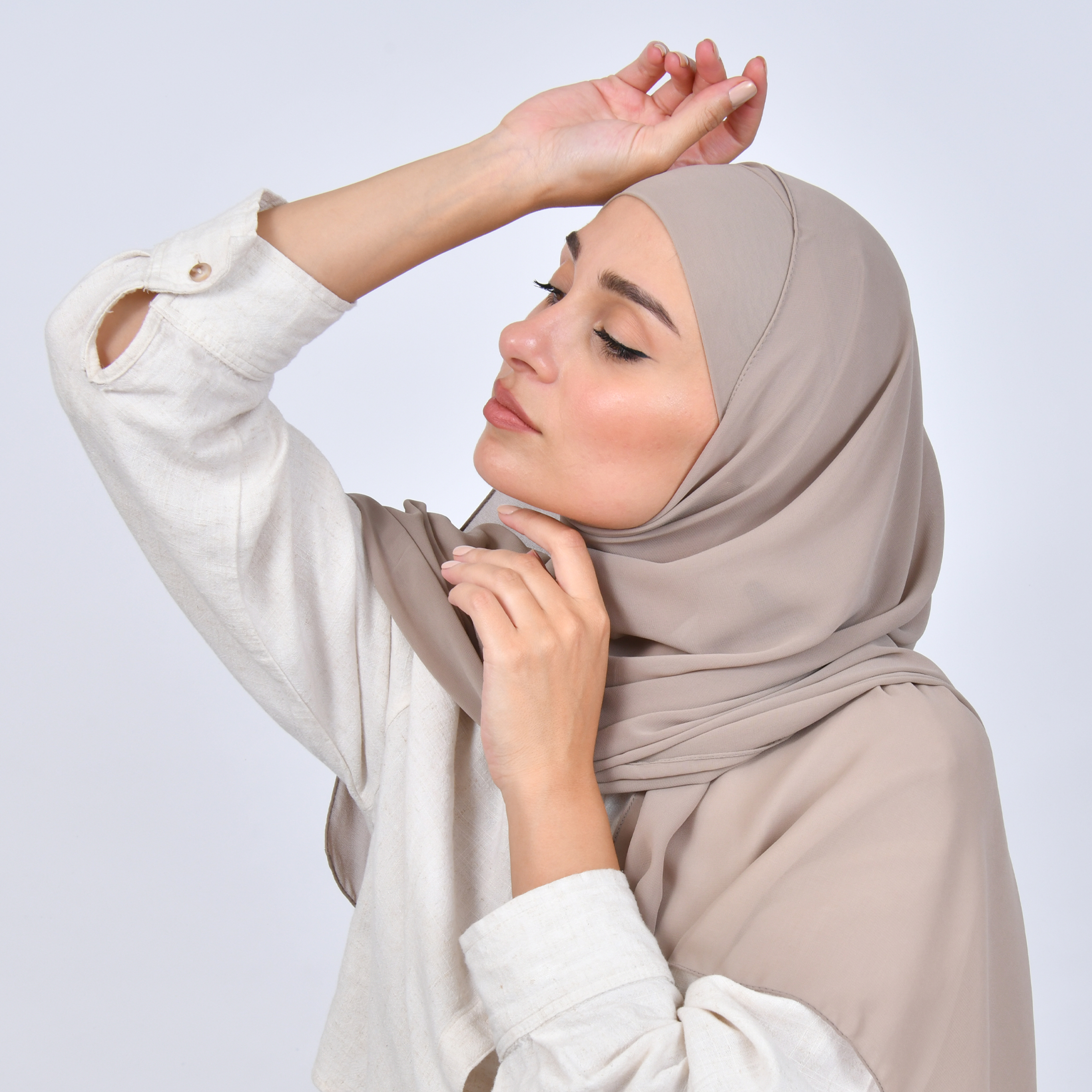 طرحة شيفون بربطة اغلاق - بيج 