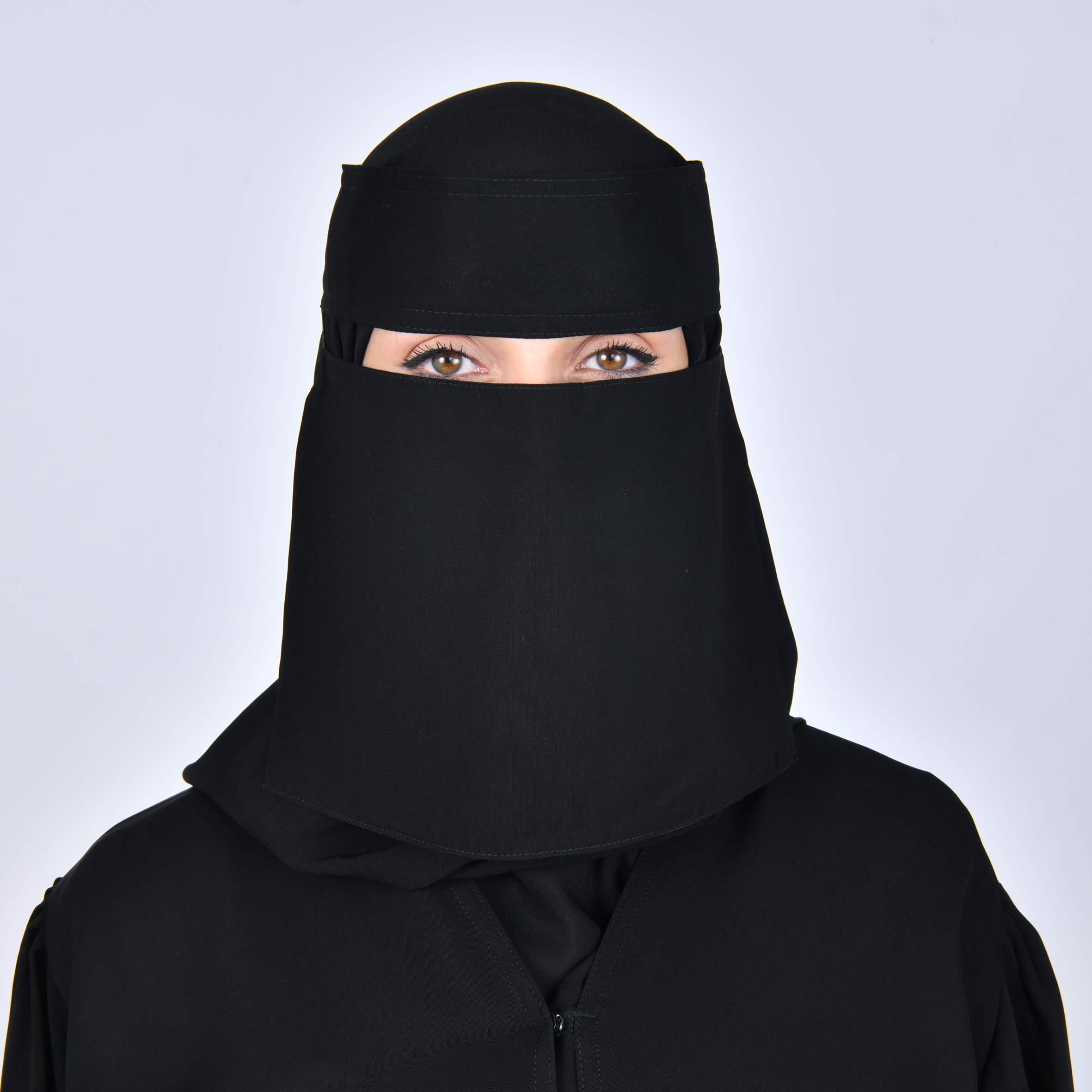  نقاب مطاط مائل ببطانه حرير قصير 