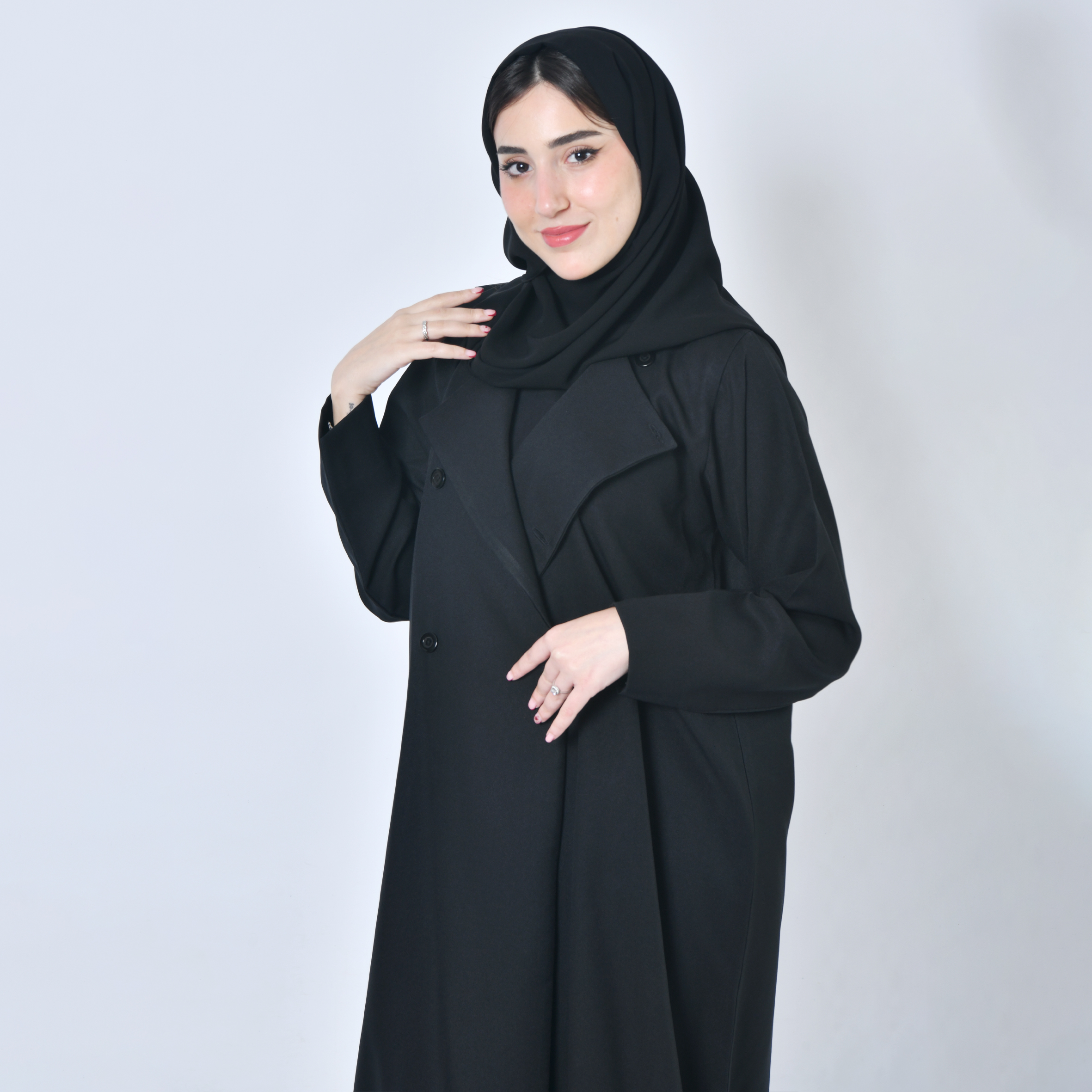 عبايه سوداء رسميه متعدده في طرق الاغلاق بطريقة ابداعيه 