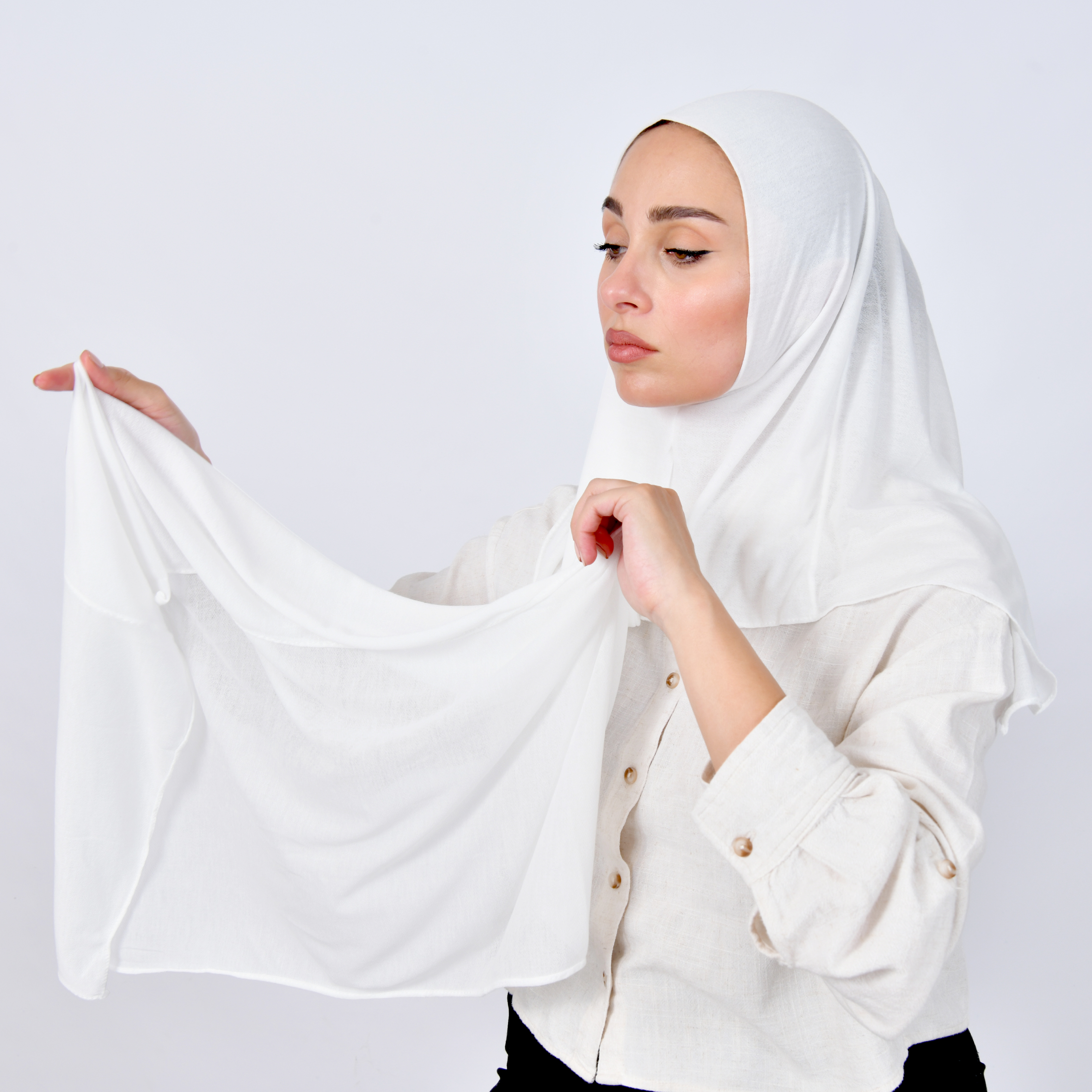  طرحة قطن ربع مبطنة من الامام بخياطة  - اوف وايت 