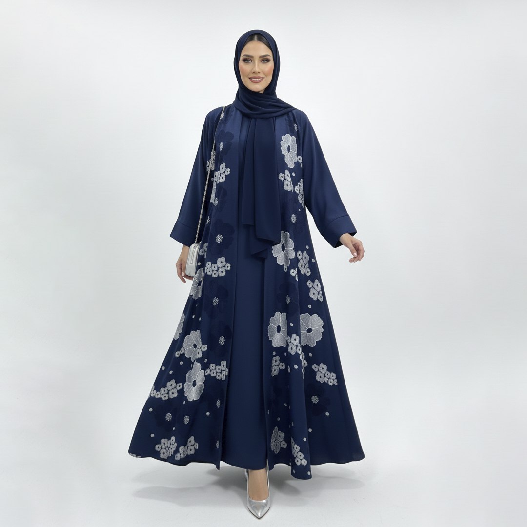  عباية باللون الكحلي موديل كلوش مزينة بتطريز 