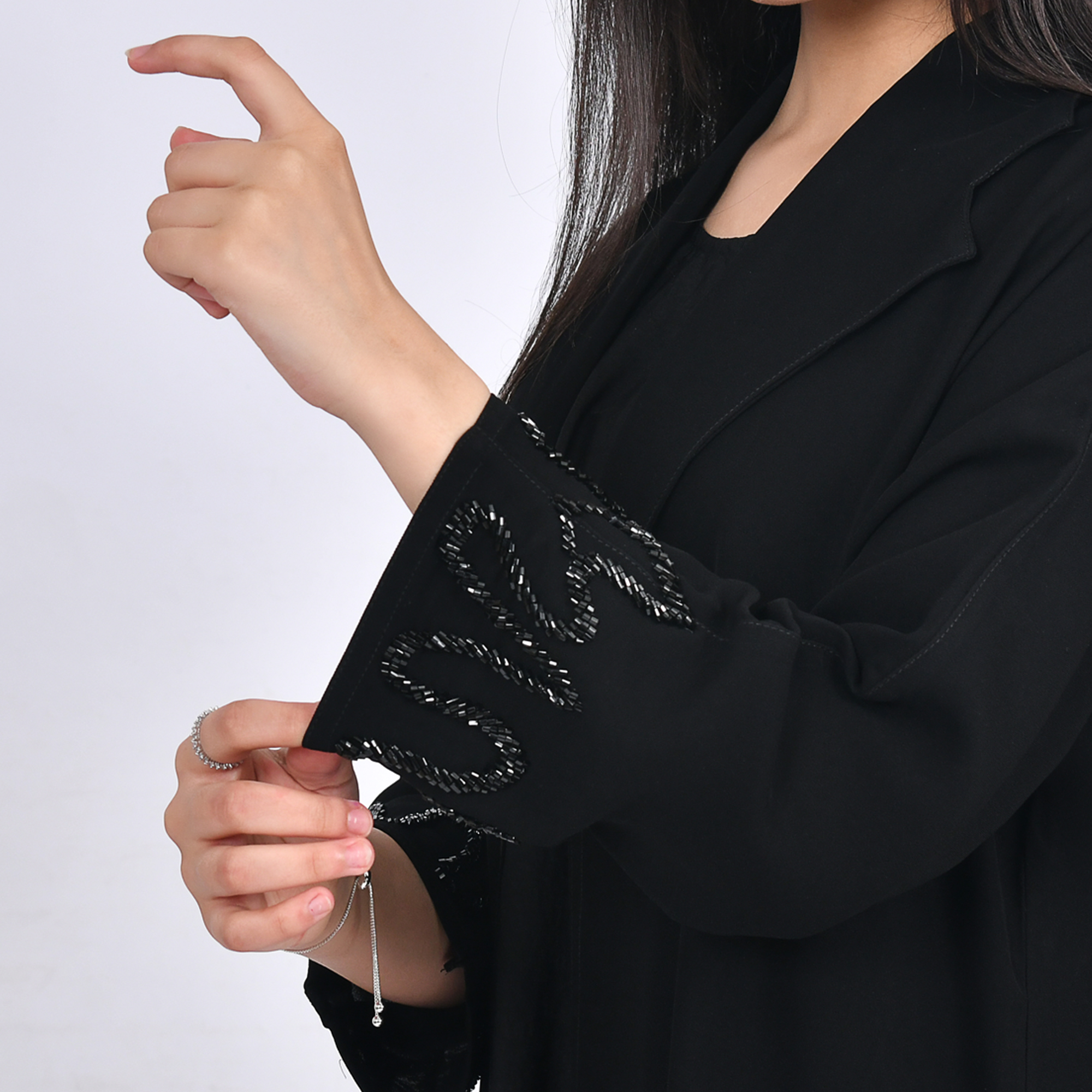  عبايته بناتيه بياقة  رسميه و شك بالأكمام 