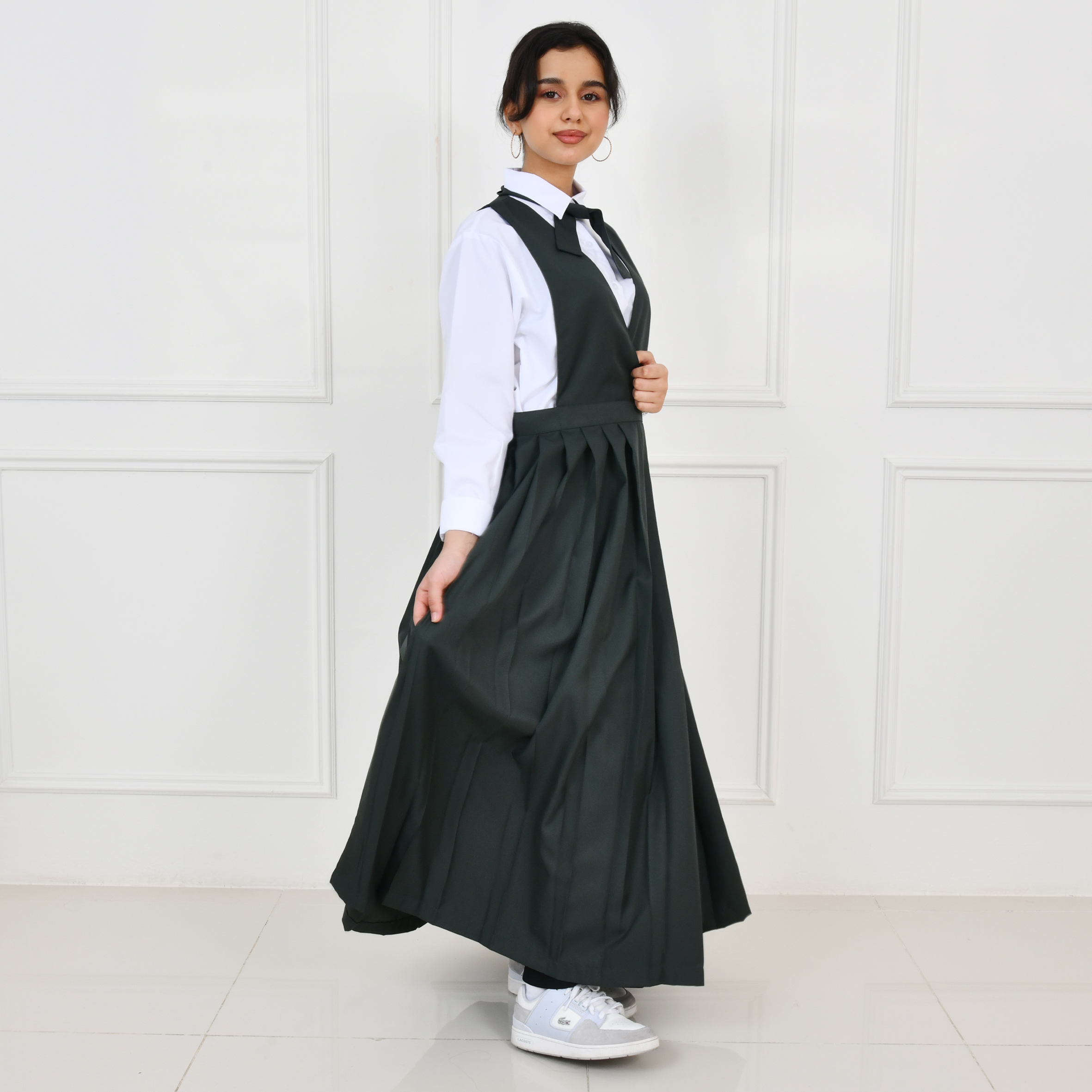  مريول زيتي رسمي بكسرات وربطة للقميص  