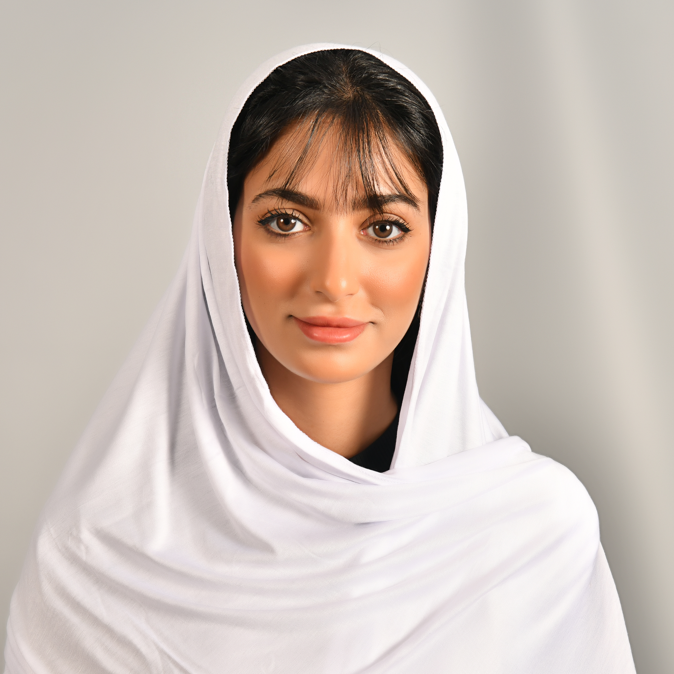  طرحه قطنية بلون أبيض 