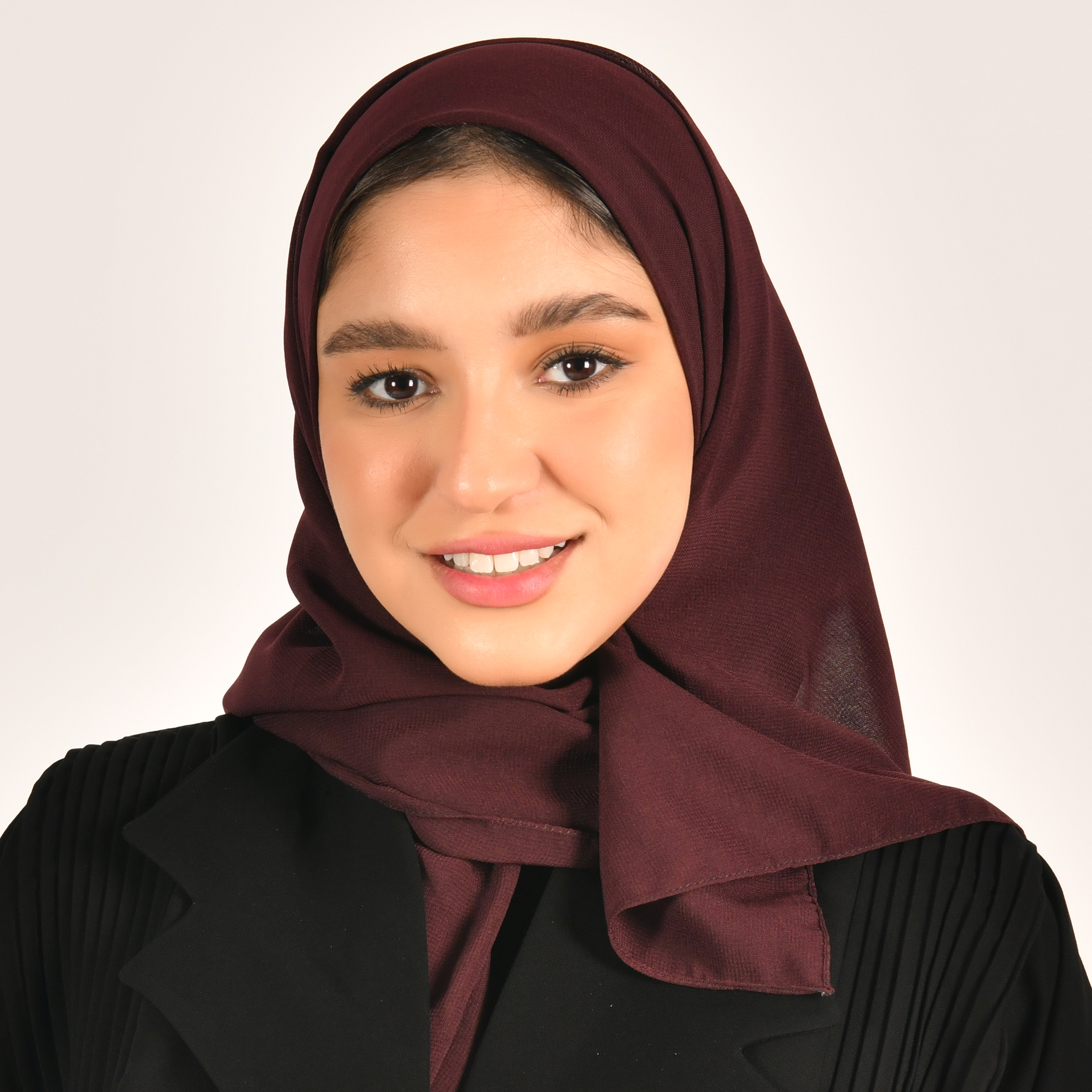  طرحة حرير  بلون عنابي غامق 