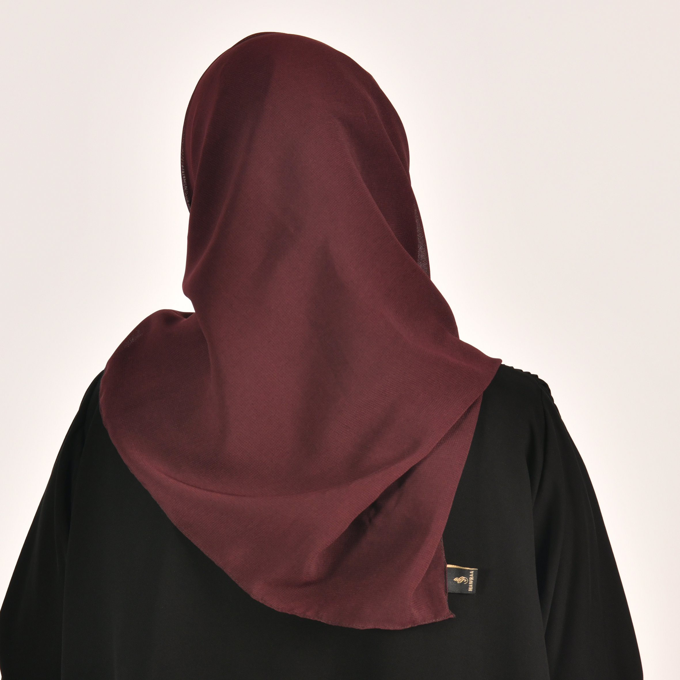 طرحة حرير  بلون عنابي غامق 