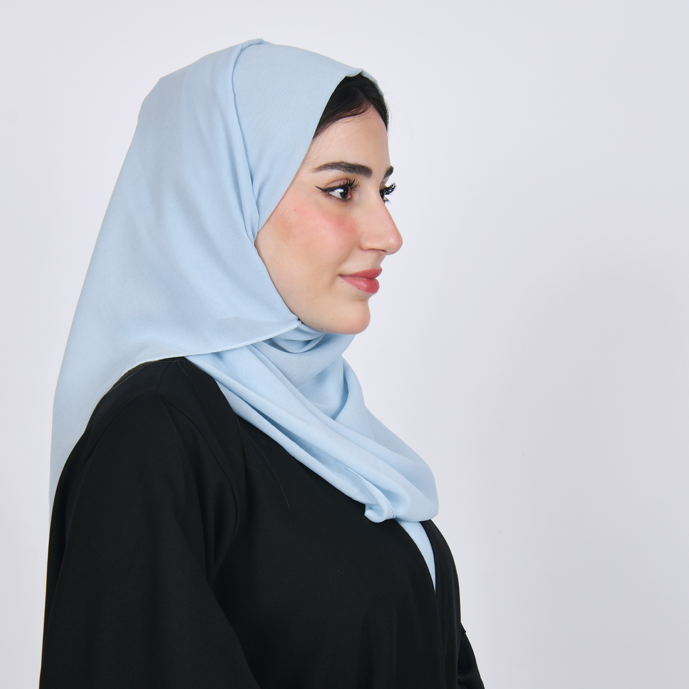  طرحه حرير بلون سماوي  