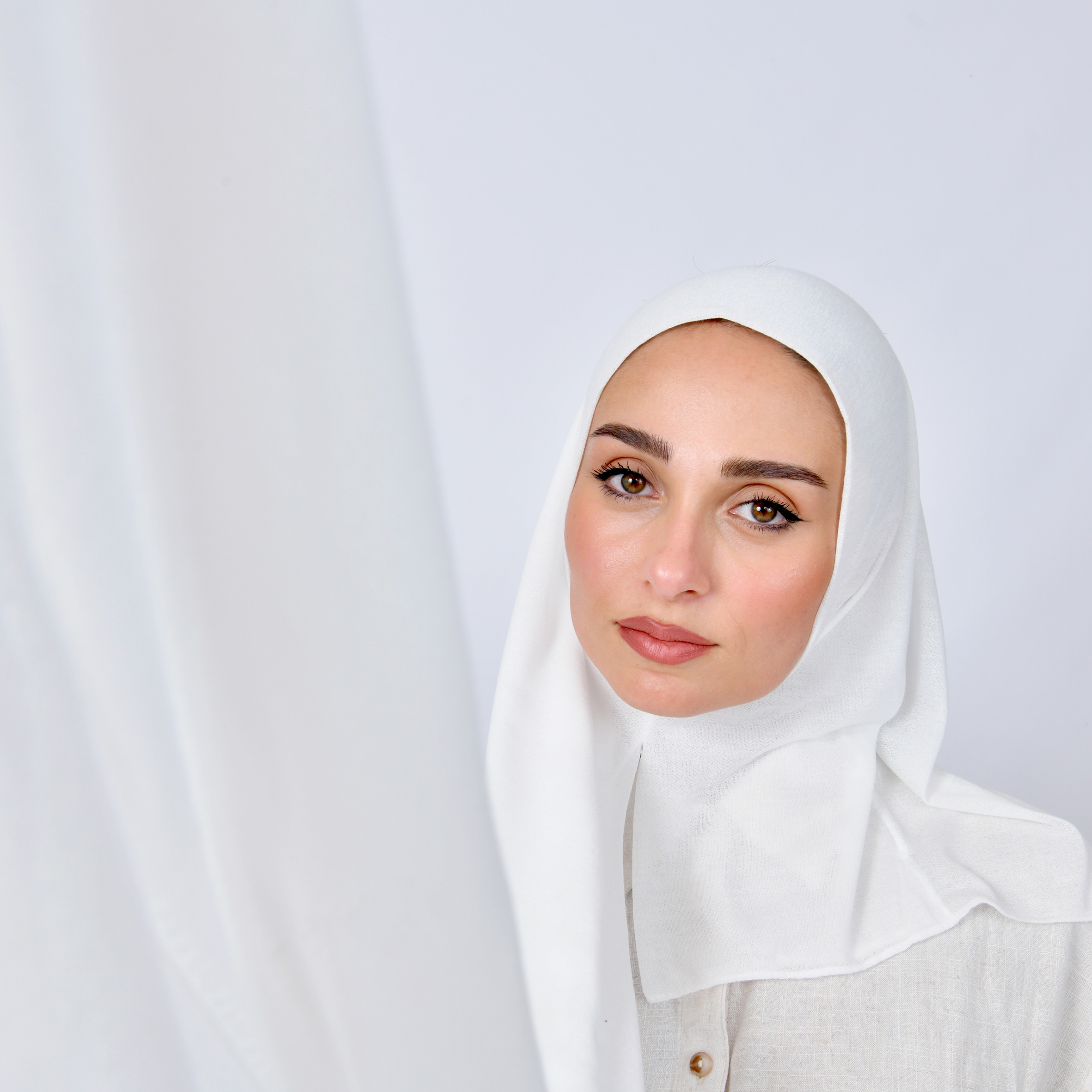  طرحة قطن ربع مبطنة من الامام بخياطة  - اوف وايت 