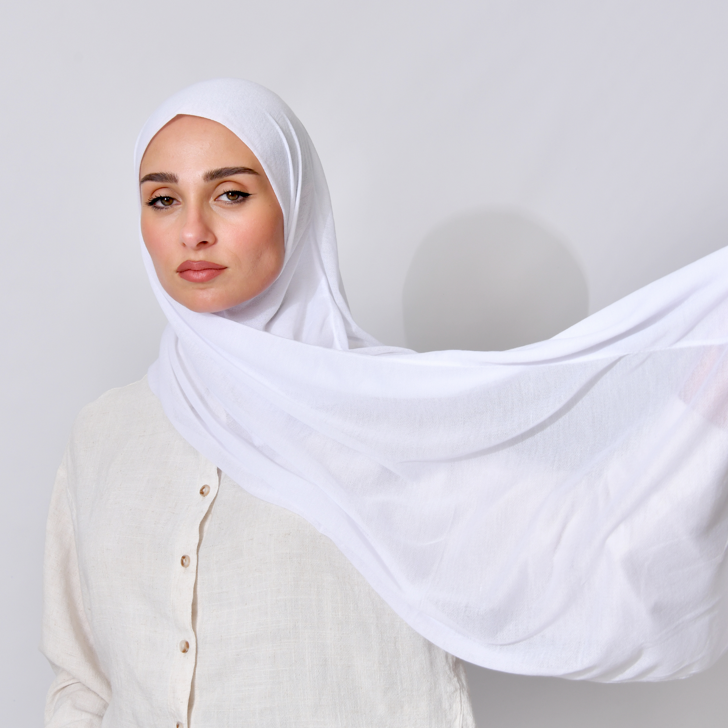  طرحة قطن ربع مبطنة من الامام بخياطة - ابيض 