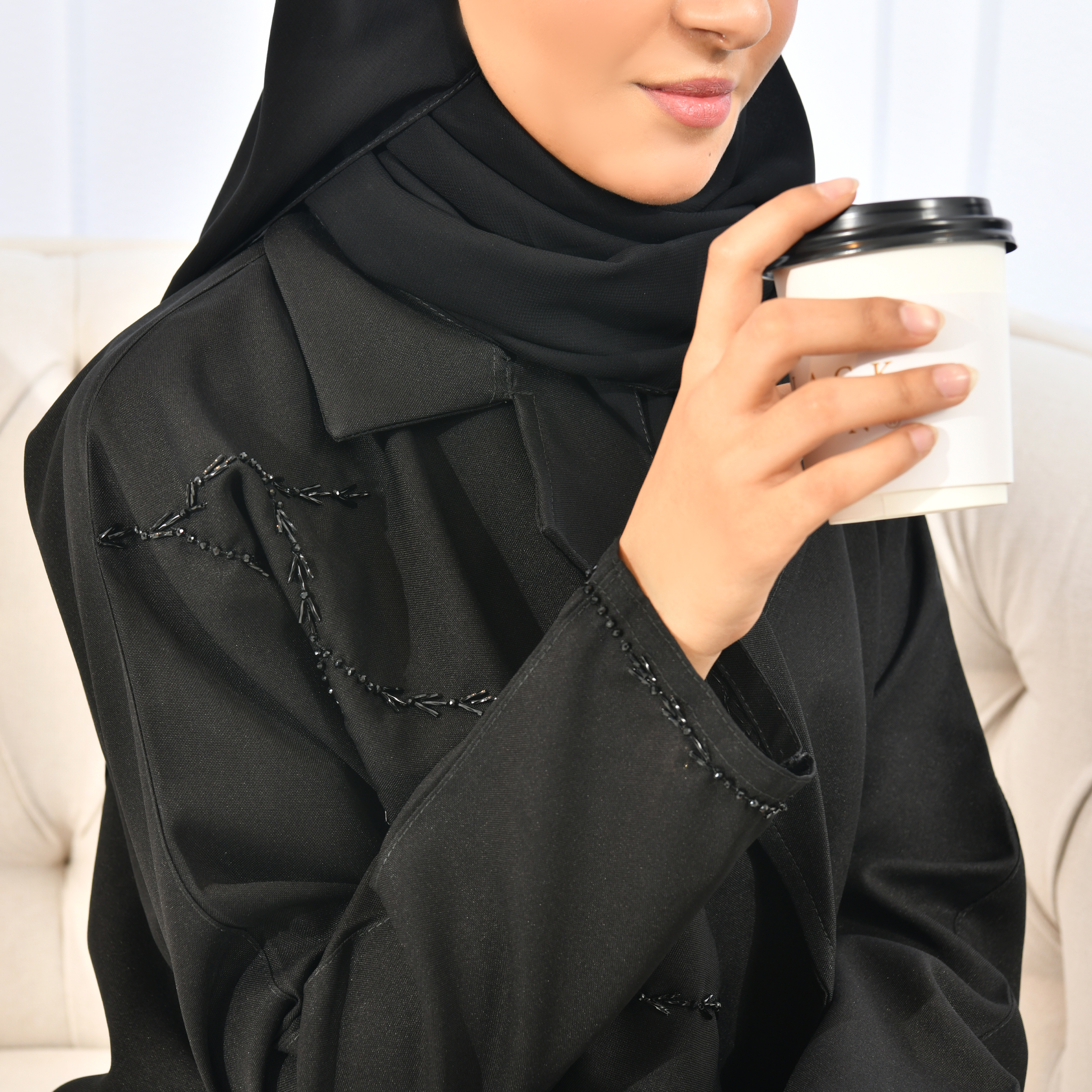 عباية بناتية لف موديل بليزر مزينة بشك ناعم  