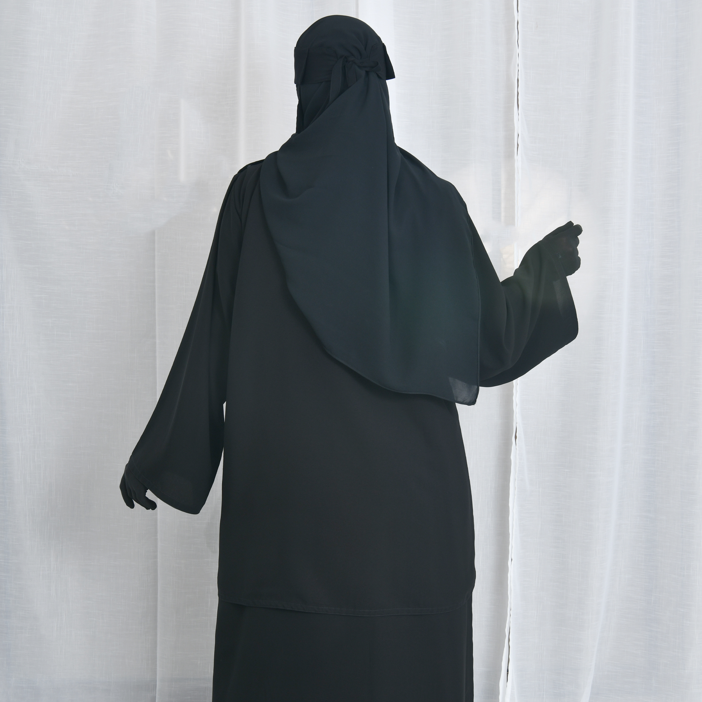  عباية كتف سادة بقطعتين متصلة 