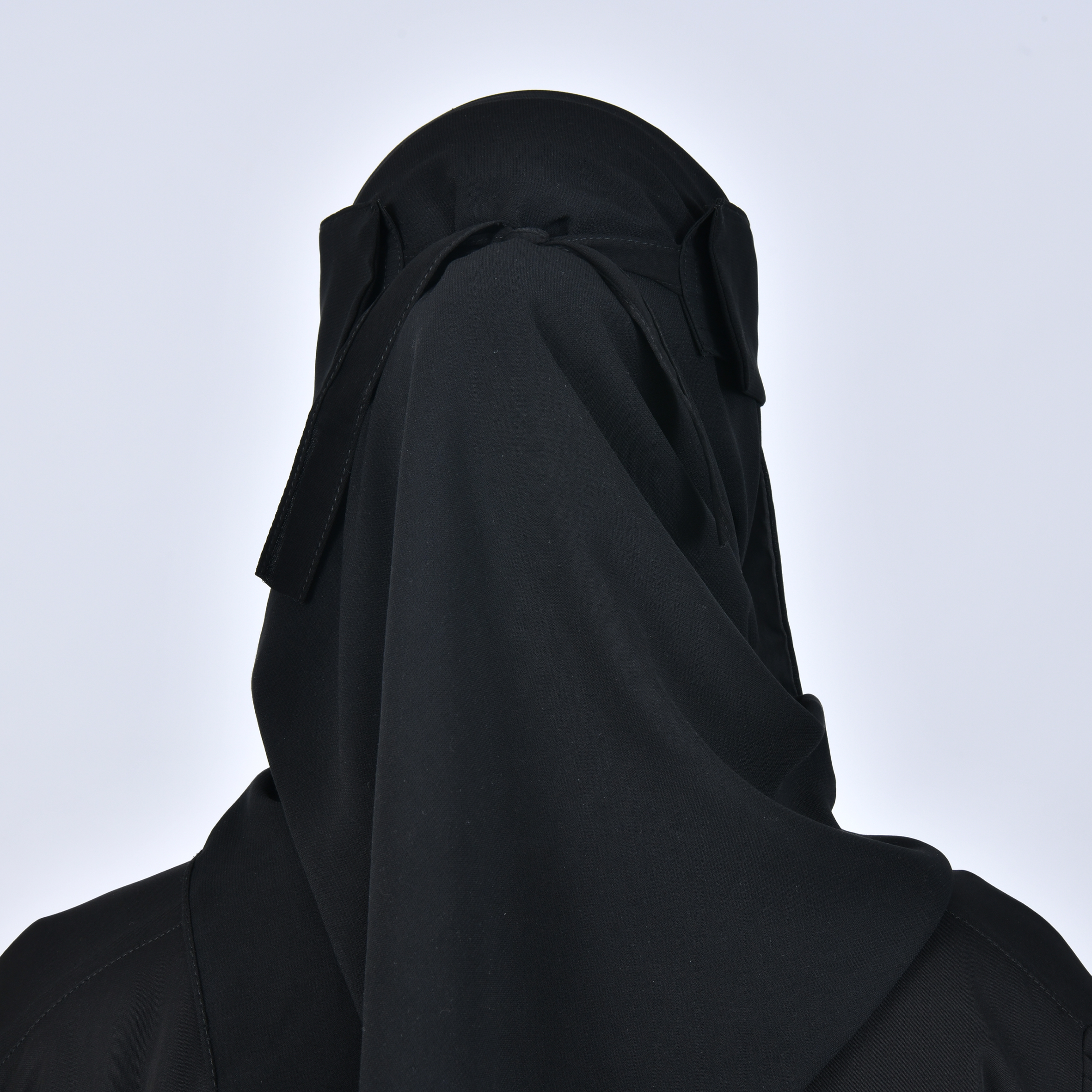  نقاب شمسي متوسط الطول ببطانه حرير و رباط اغلاق 