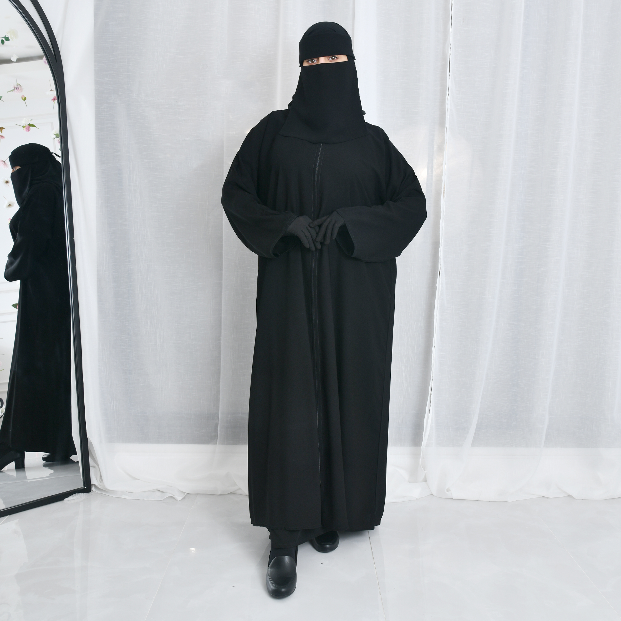  عباية كتف سوداء سادة بسحاب اغلاق 
