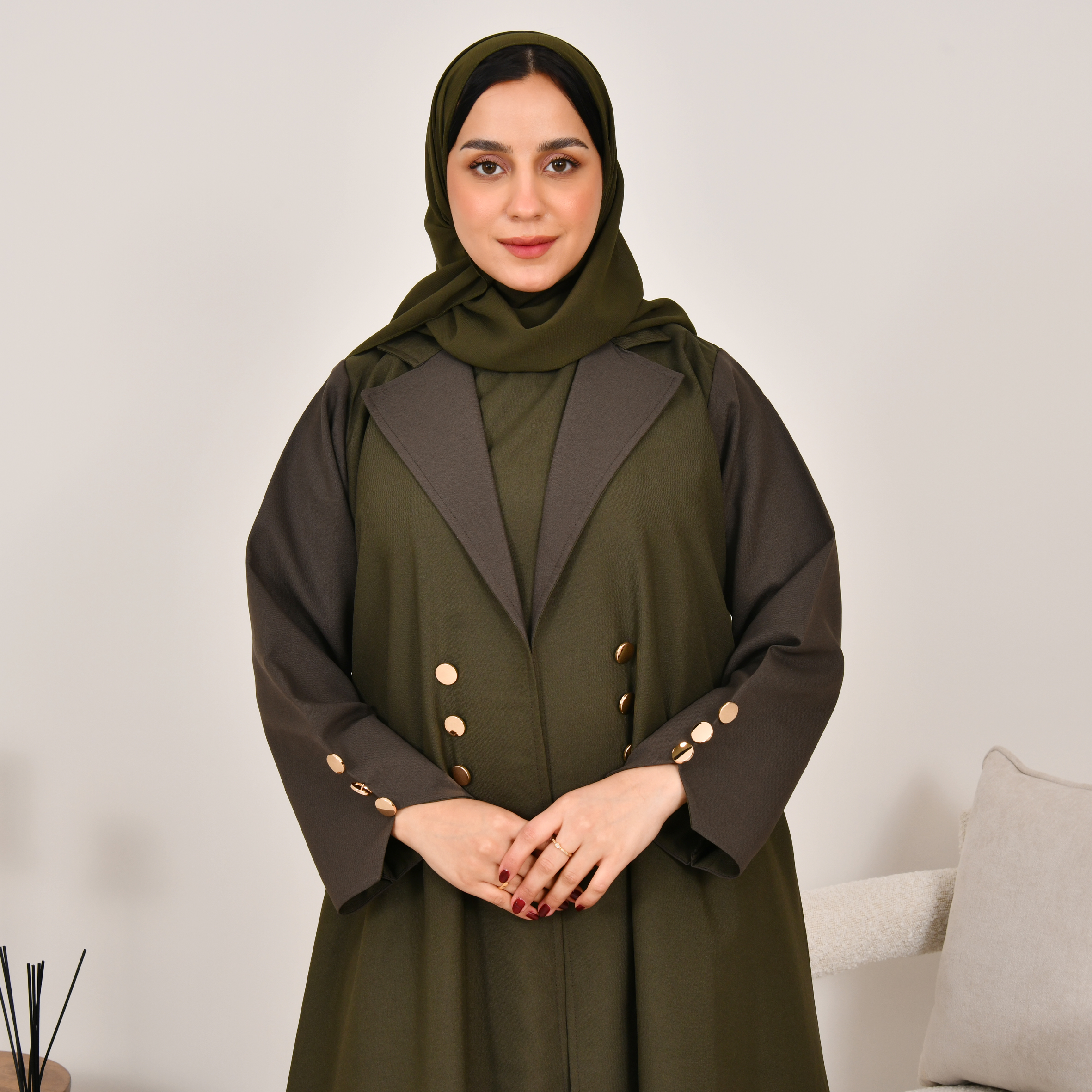  بليزر انيق وعملي باللون الاخضر الزيتي  