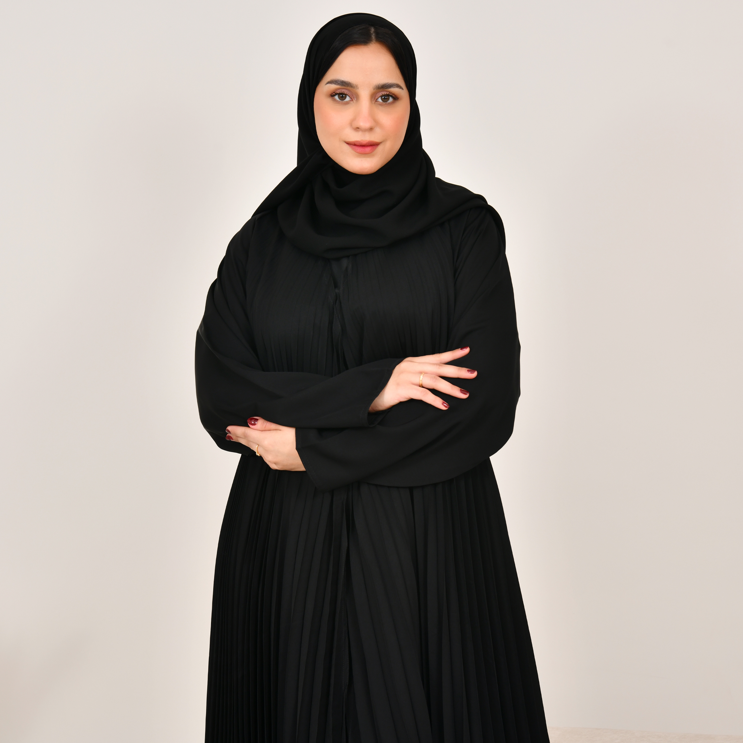  عباية سوداء ربع كلوش بقماش مكسر 