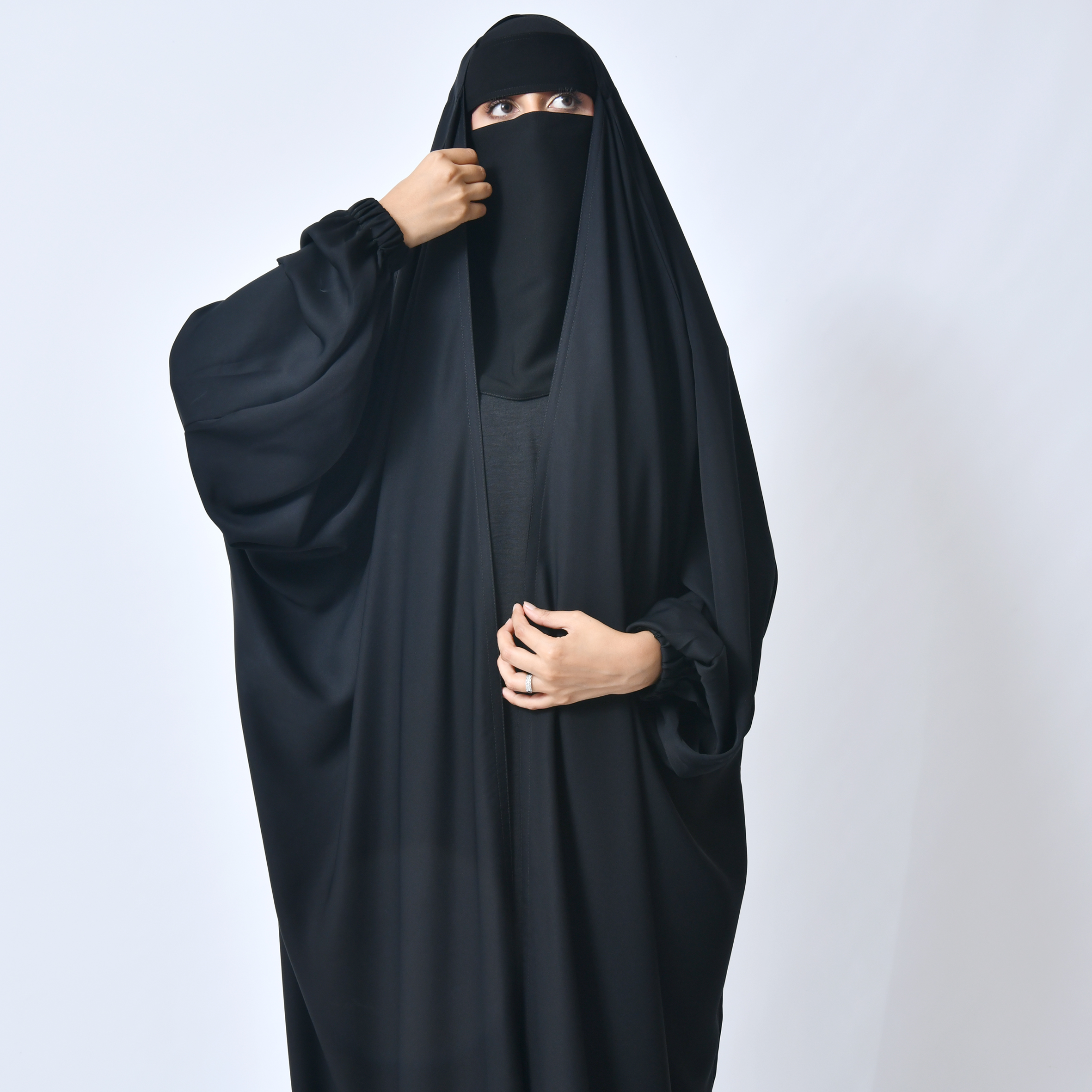  عباية راس بكم مزموم 