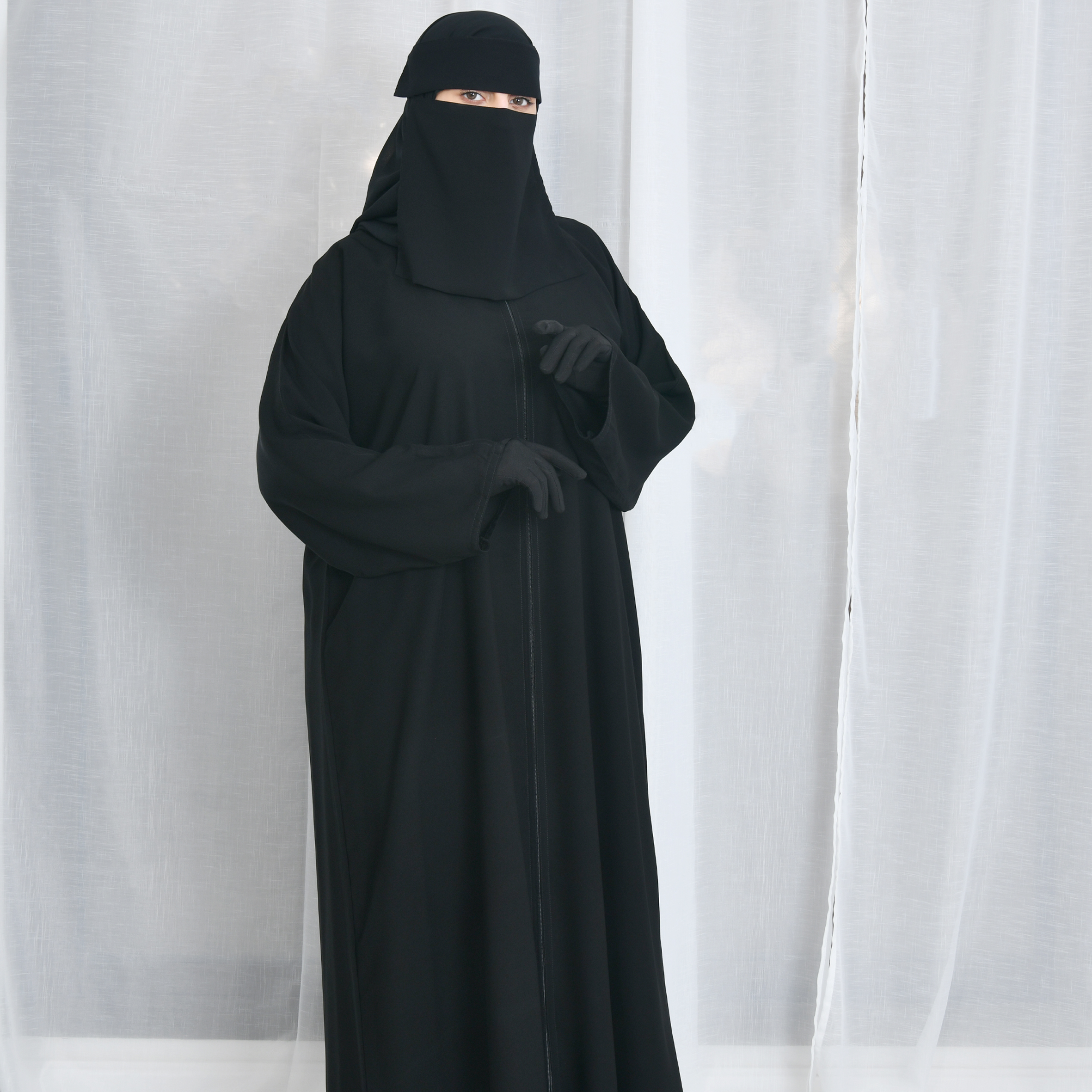  عباية كتف سوداء سادة بسحاب اغلاق 