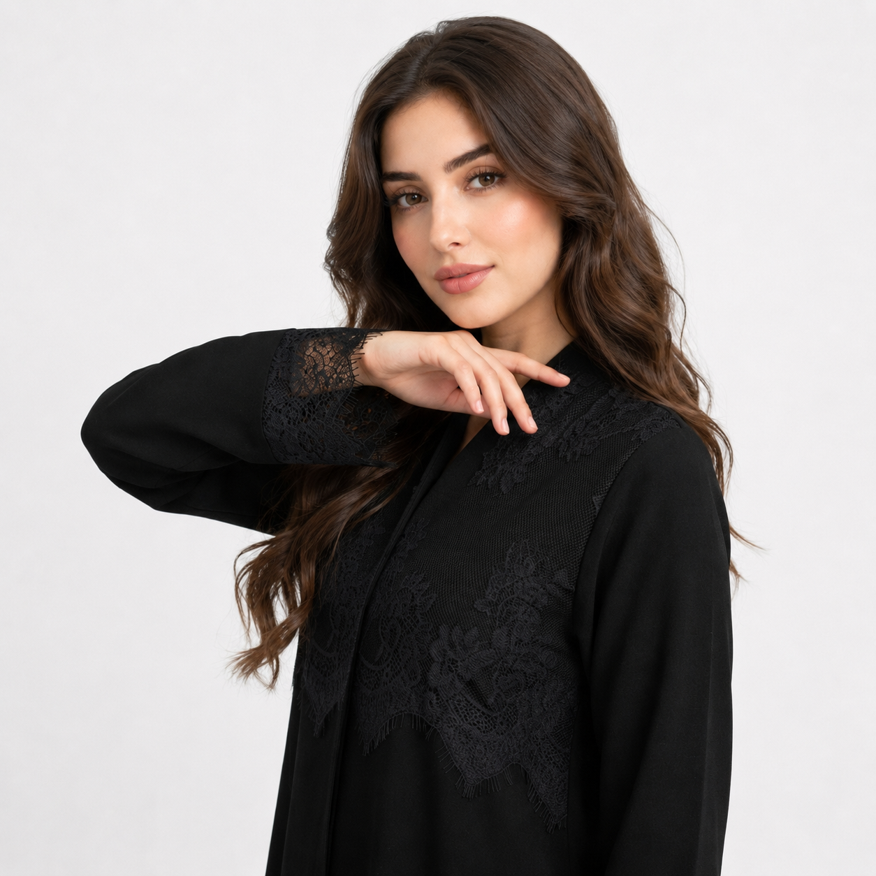  عباية لف سوداء نسائية مع تداخل الدانتل  