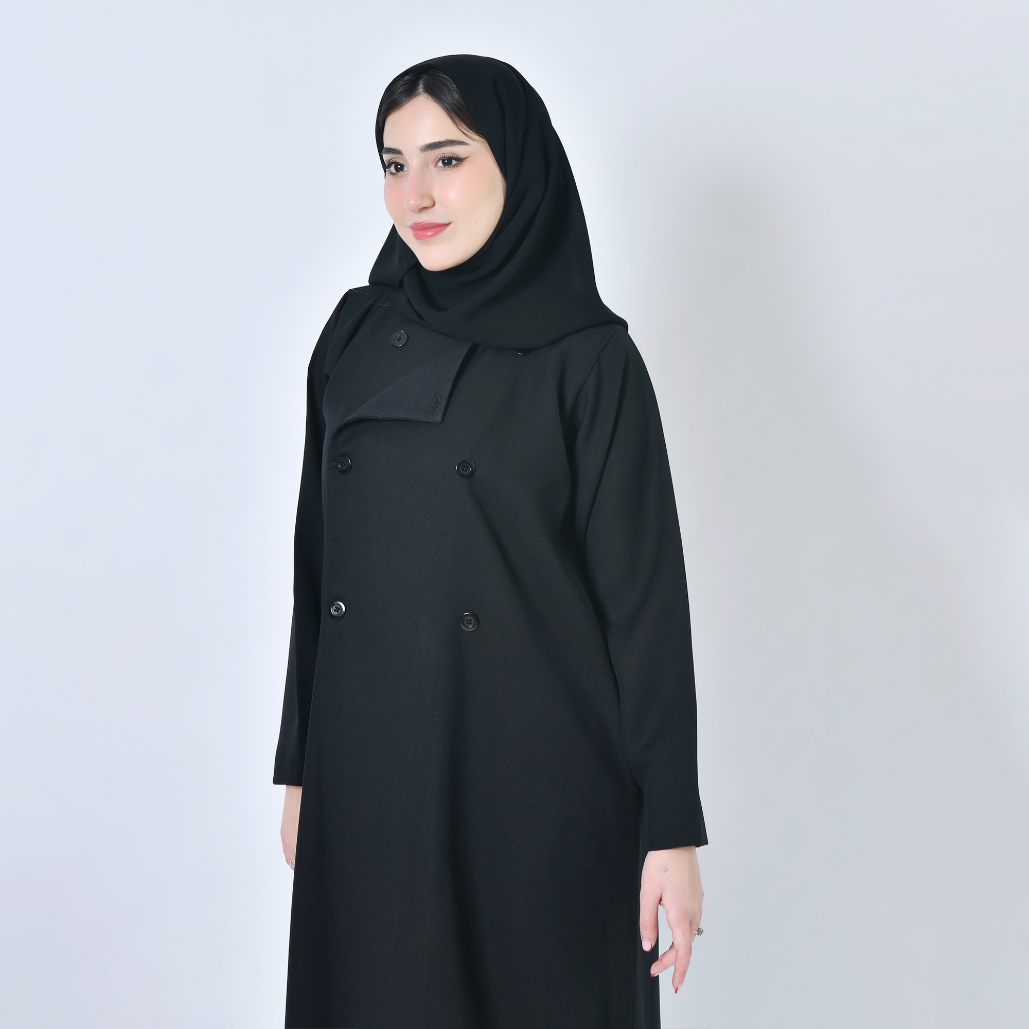  عبايه سوداء رسميه متعدده في طرق الاغلاق بطريقة ابداعيه 