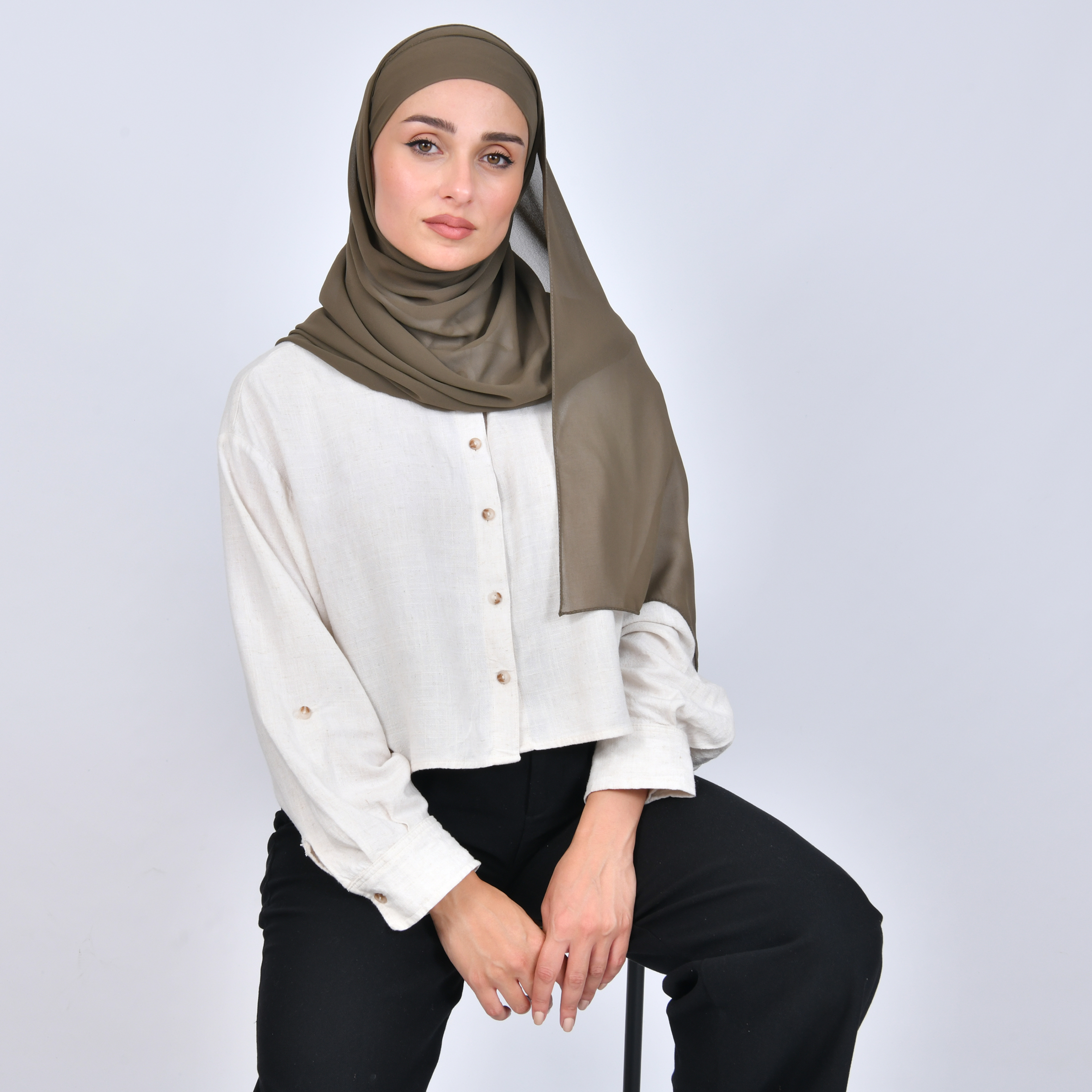  طرحة شيفون بربطة اغلاق - بني زيتوني 