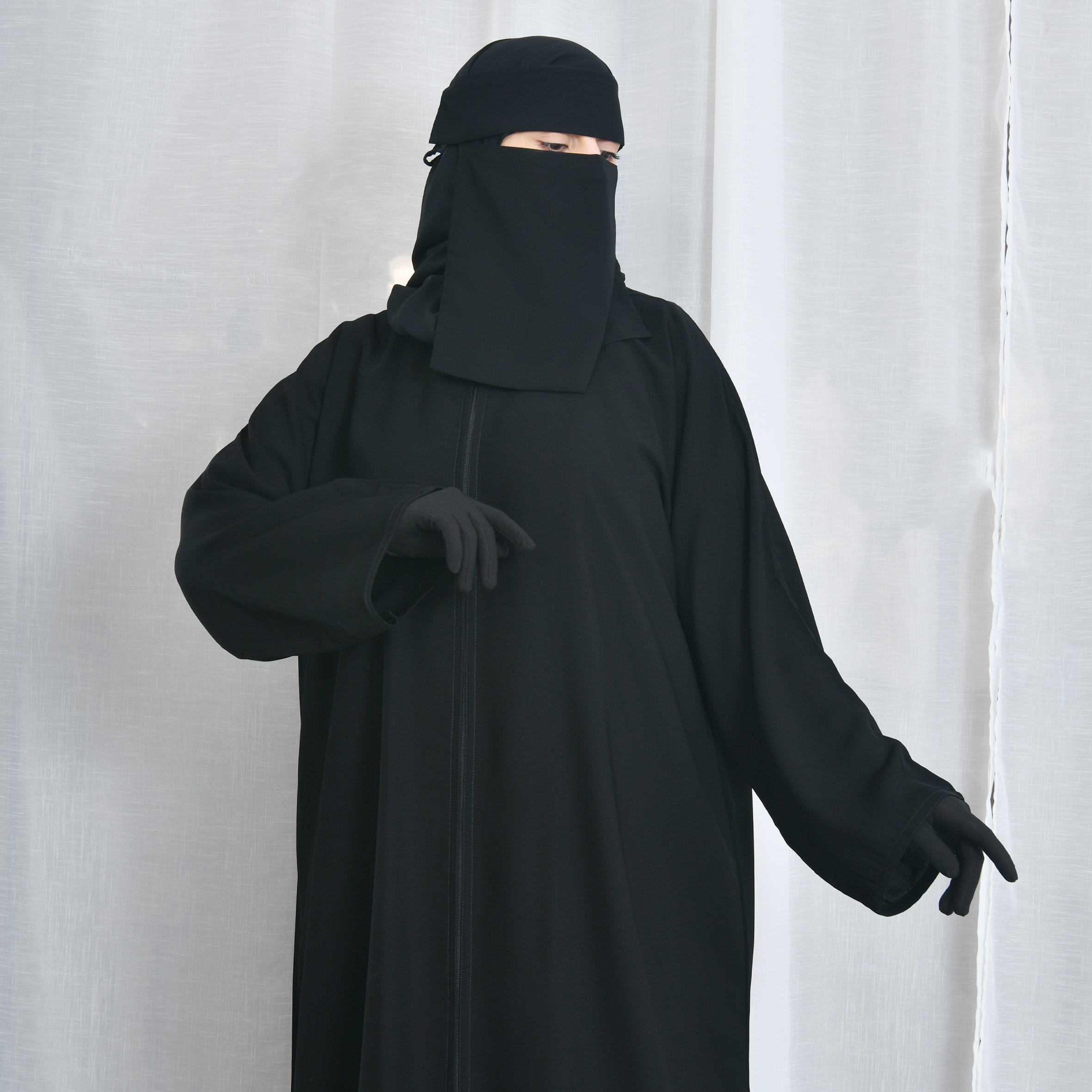  عباية كتف سوداء سادة بسحاب اغلاق 