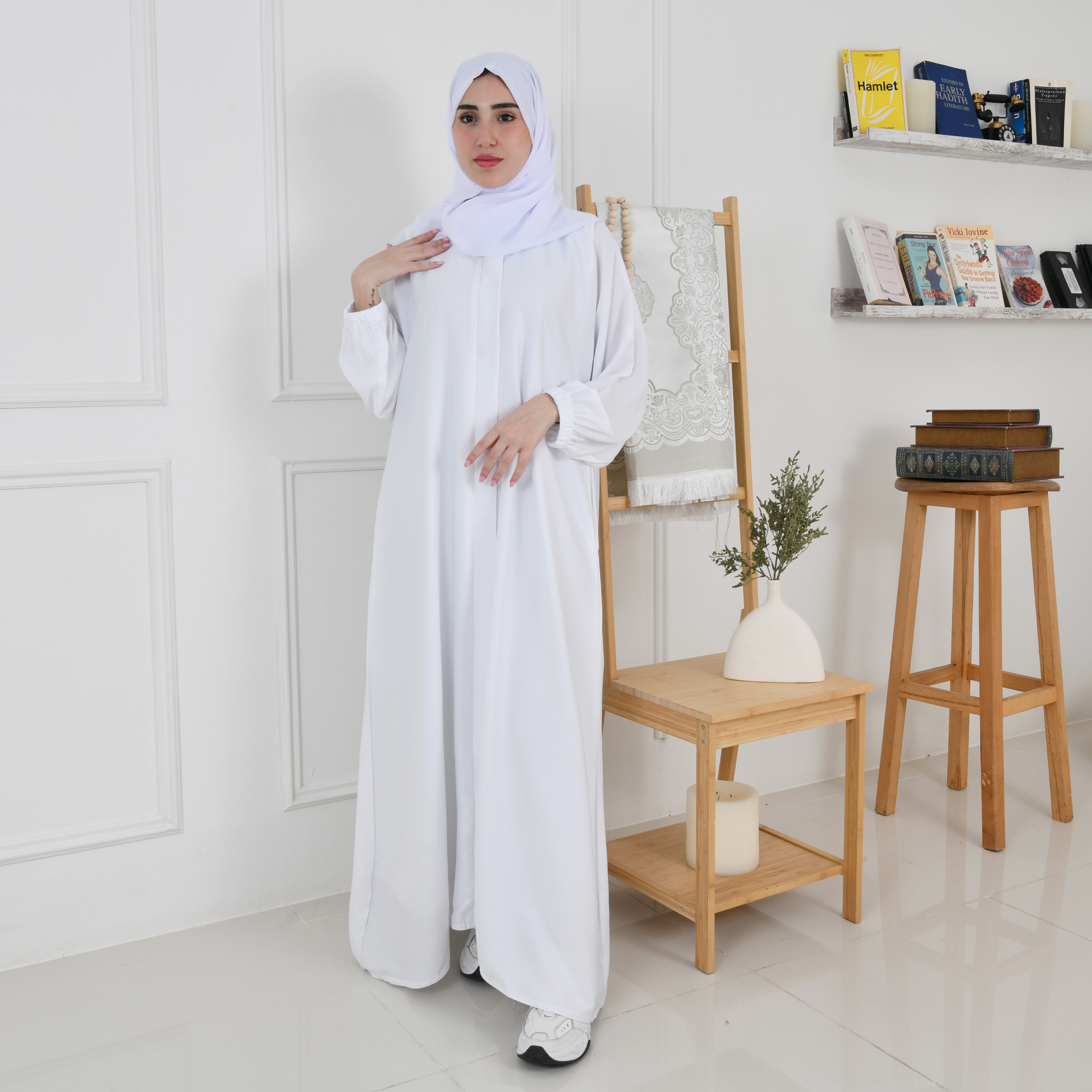  عباية الحج والعمرة كتف  ربع كلوش بكم مزموم وسحاب اغلاق وجيوب مخفية مع بدلة طقم  