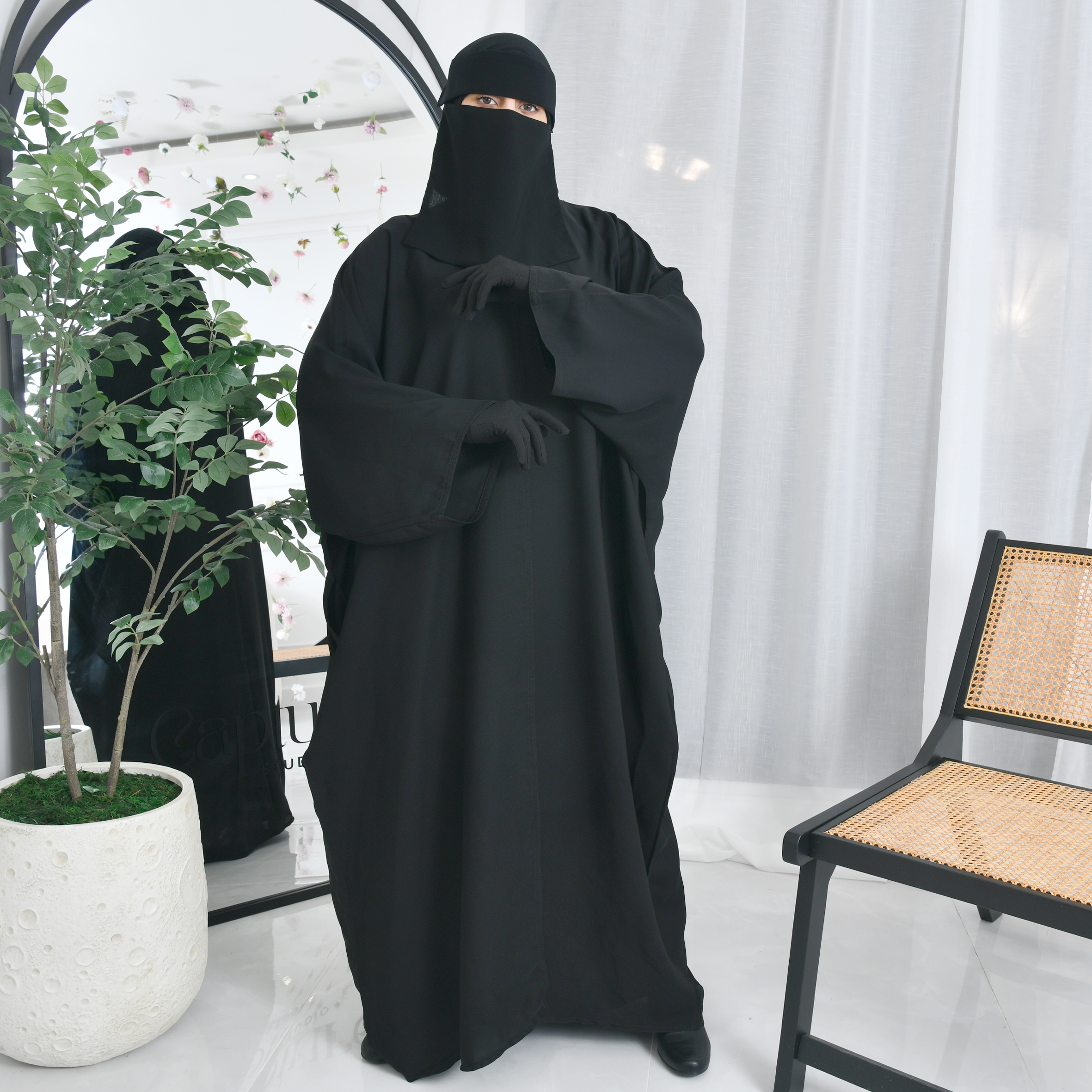  عباية كتف لف سادة ربع بشت بكم واسع 