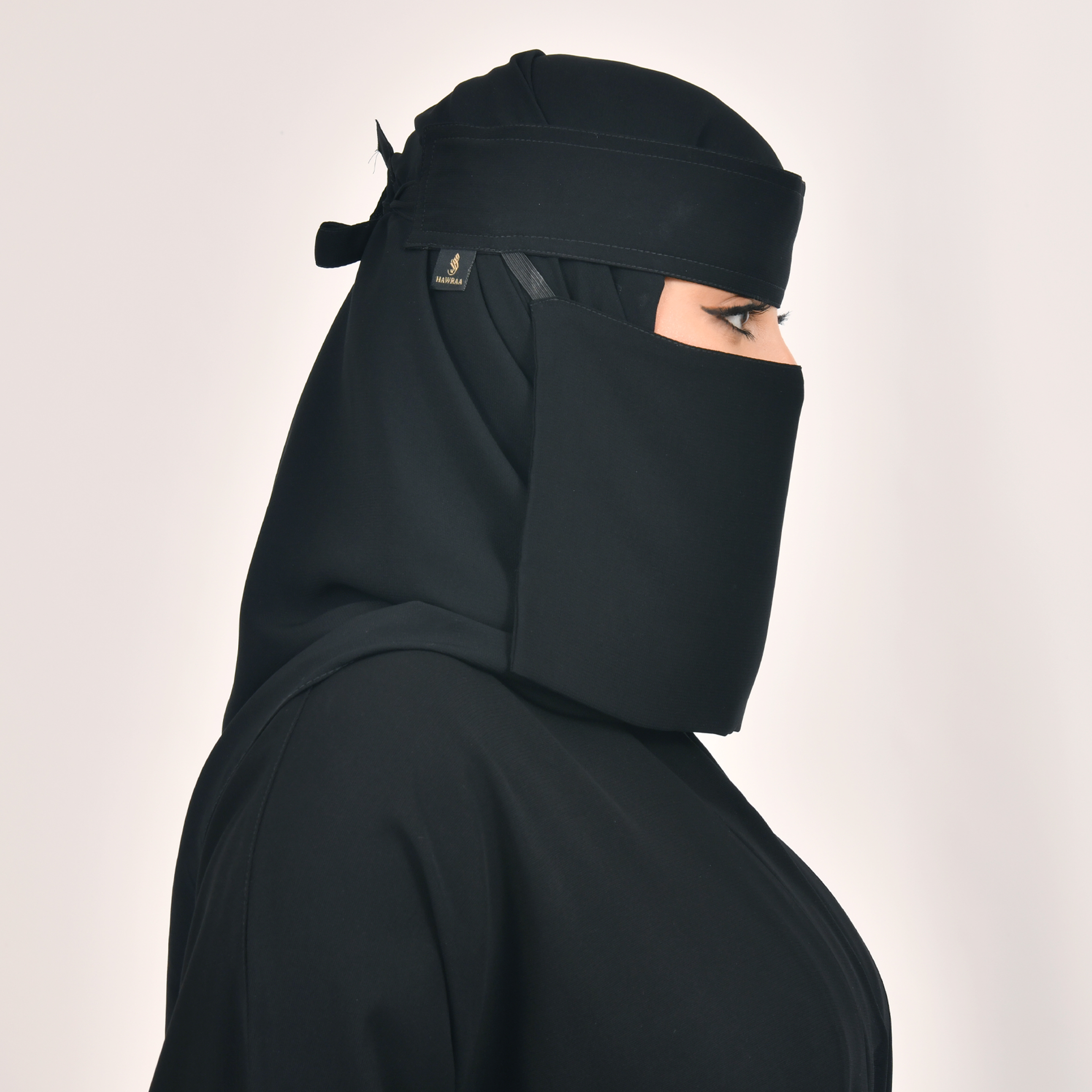 نقاب بمطاط مائل قصير جداً بربطة اغلاق 