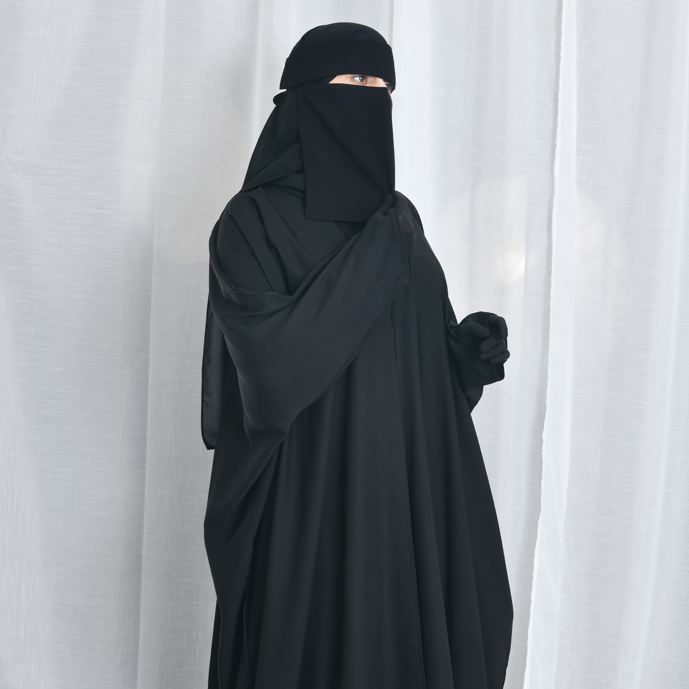  عباية كتف سوداء سادة ربع بشت بكم بفتحة اصبع 