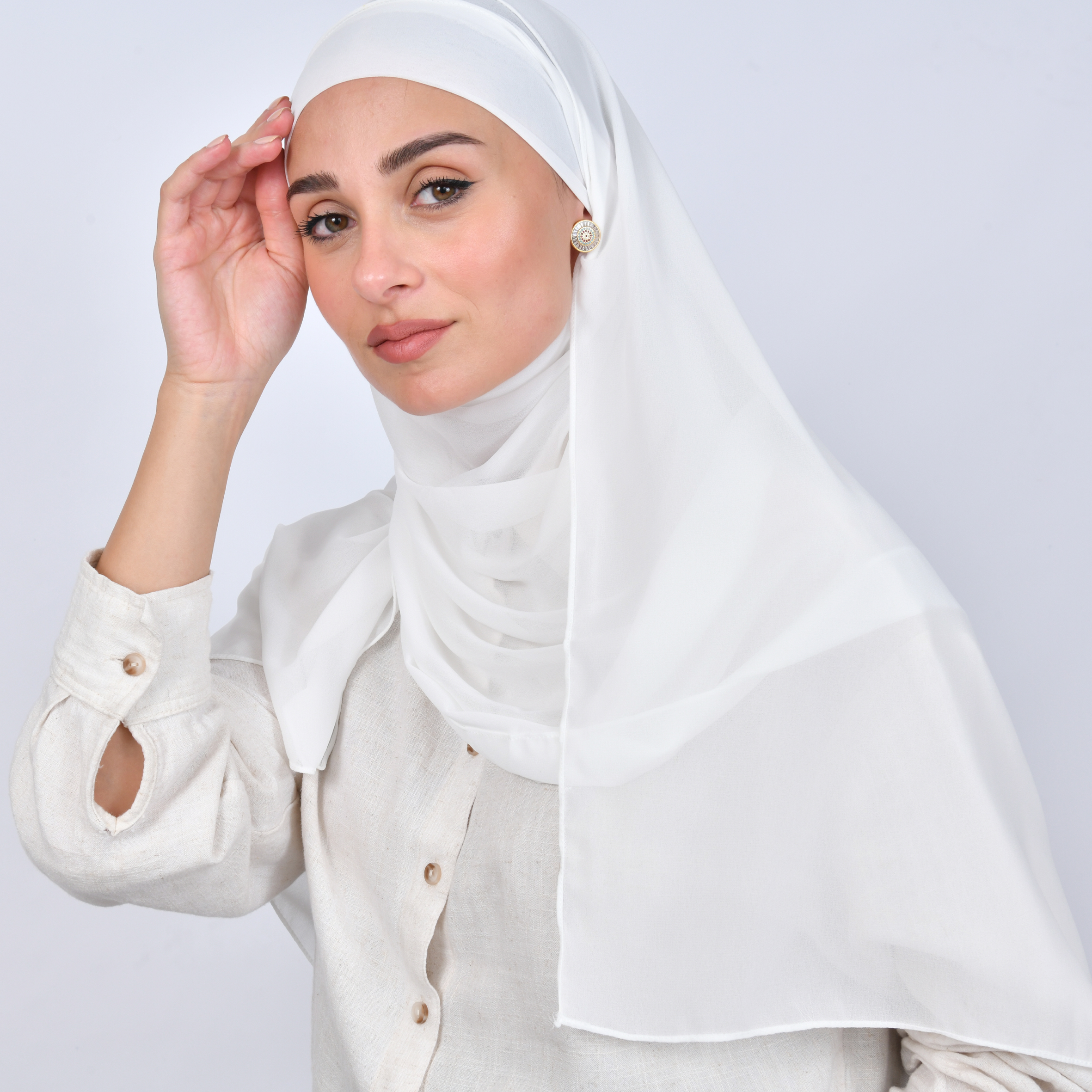  طرحة شيفون بربطة اغلاق - اوف وايت 