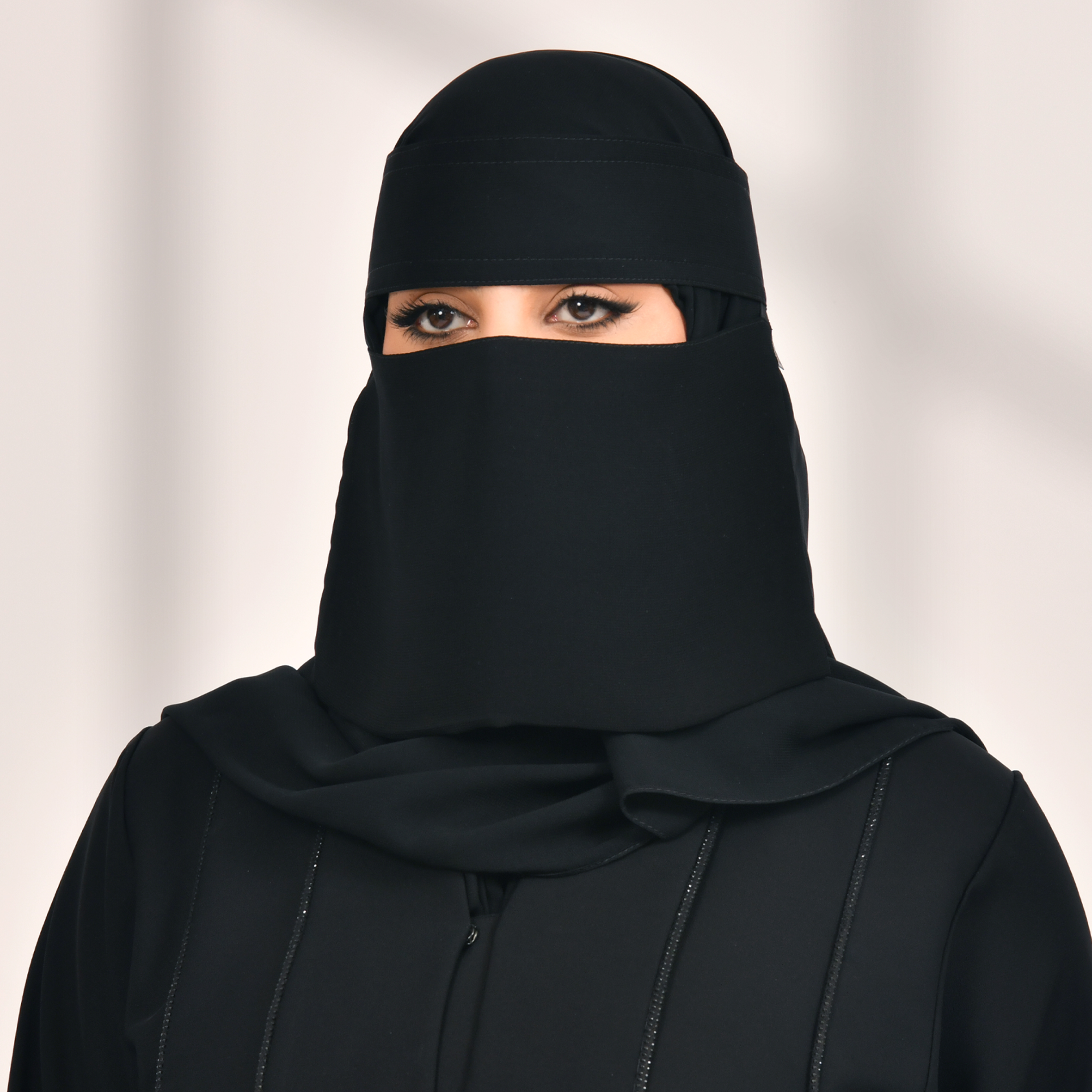  نقاب بمطاط واحد قصير جداً بربطة اغلاق 