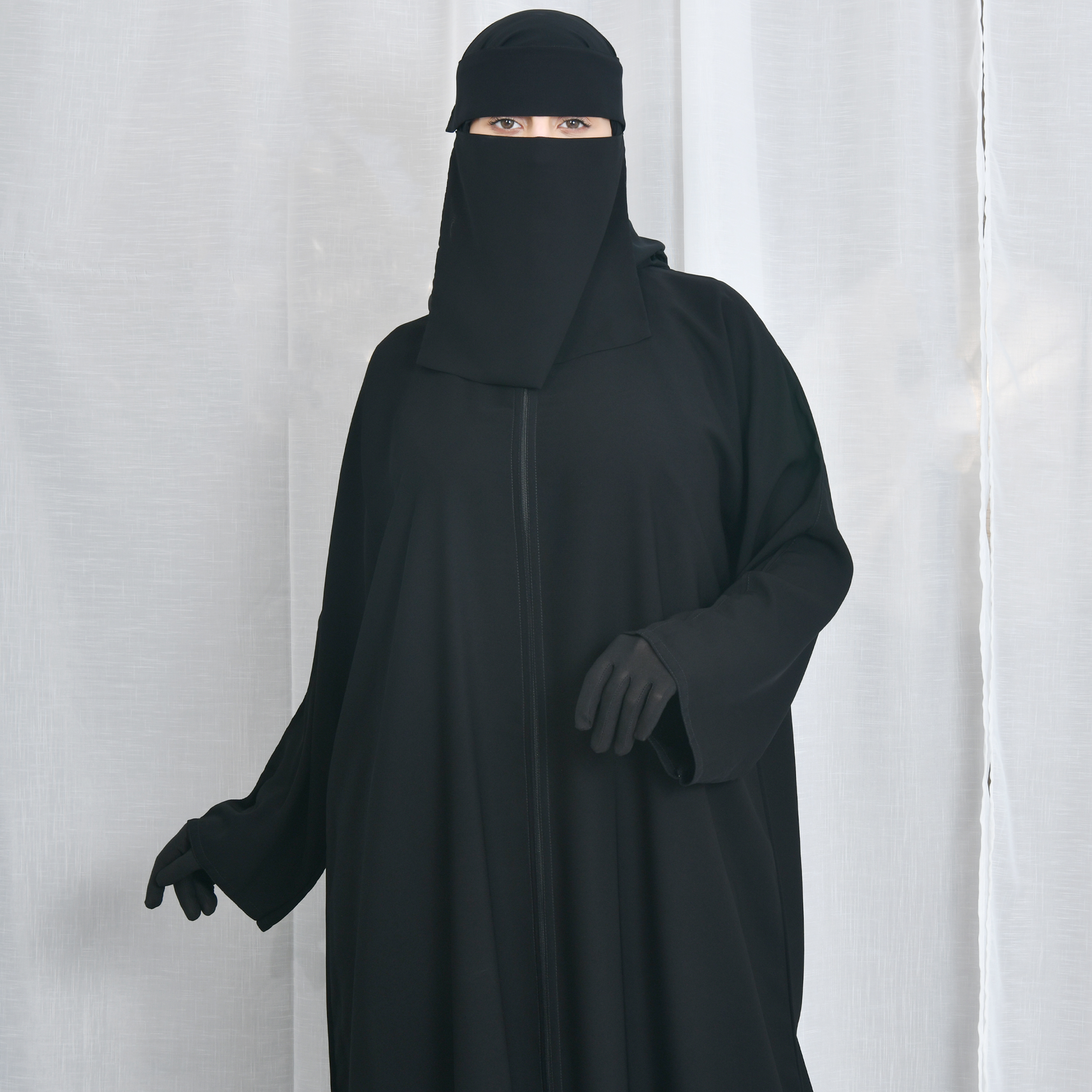  عباية كتف سوداء سادة بسحاب اغلاق 
