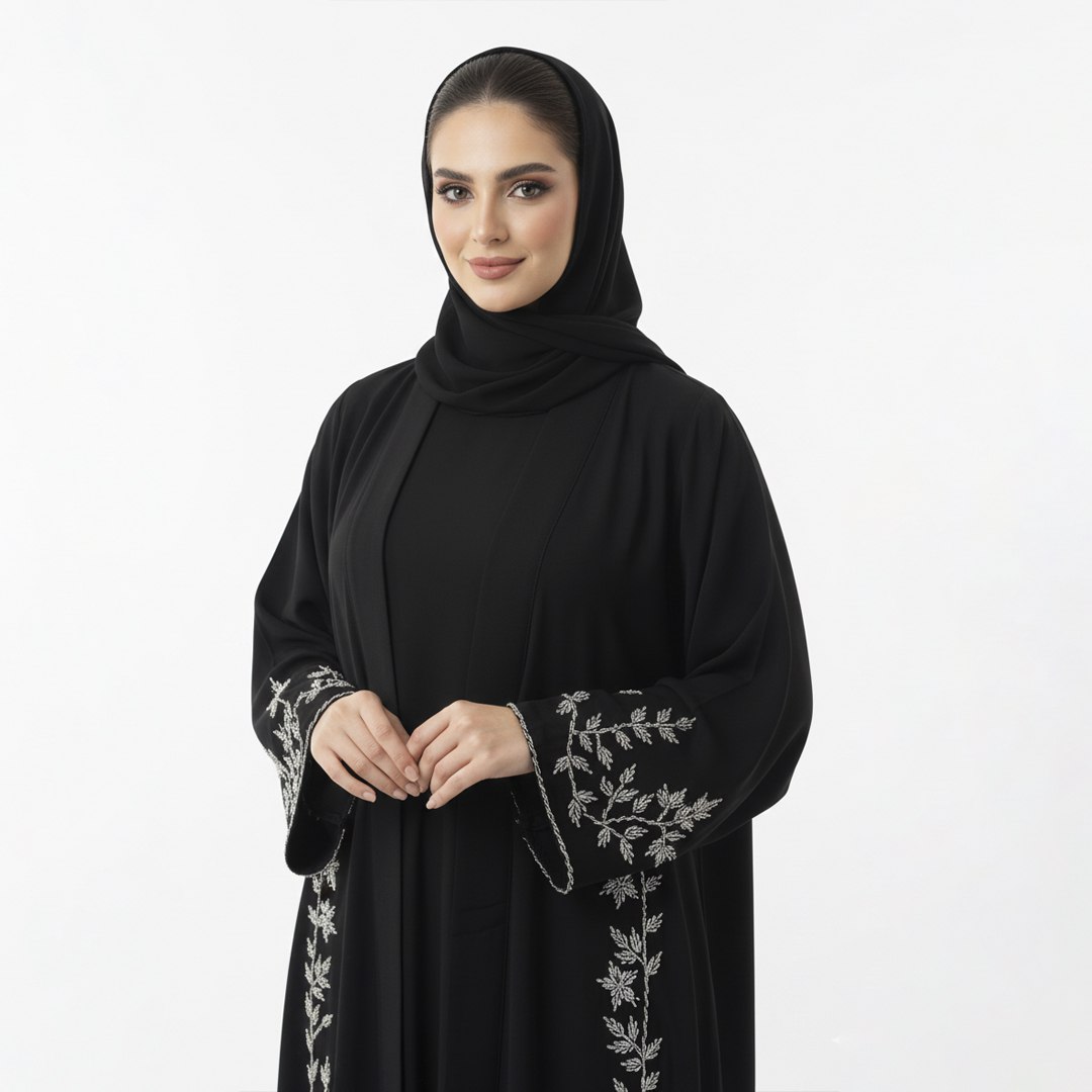  عباية باللون الأسود موديل كلوش بقماش ملكي وتطريز شك فاخر 