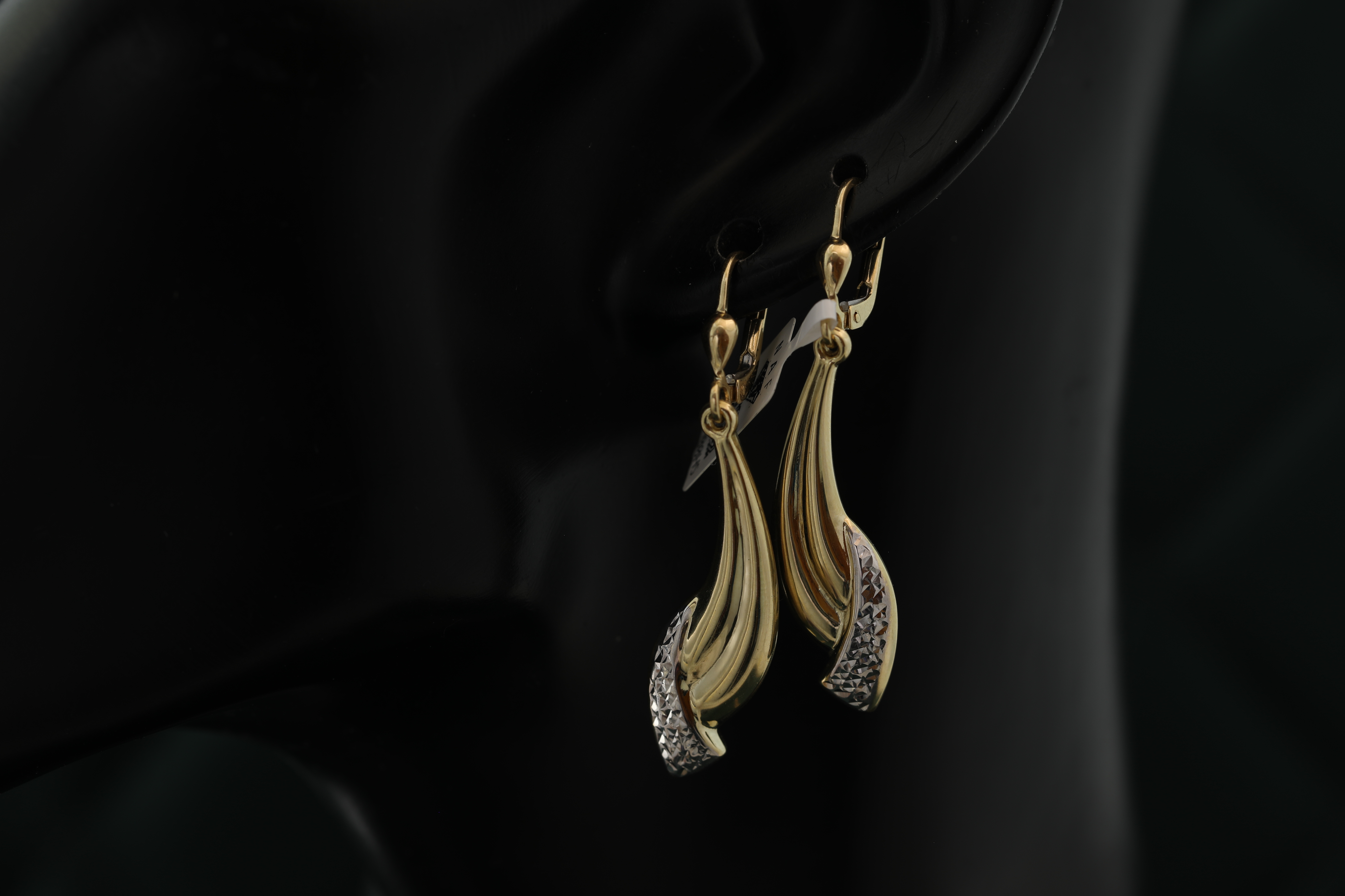  حلق ذهب عيار 18 ناعمه