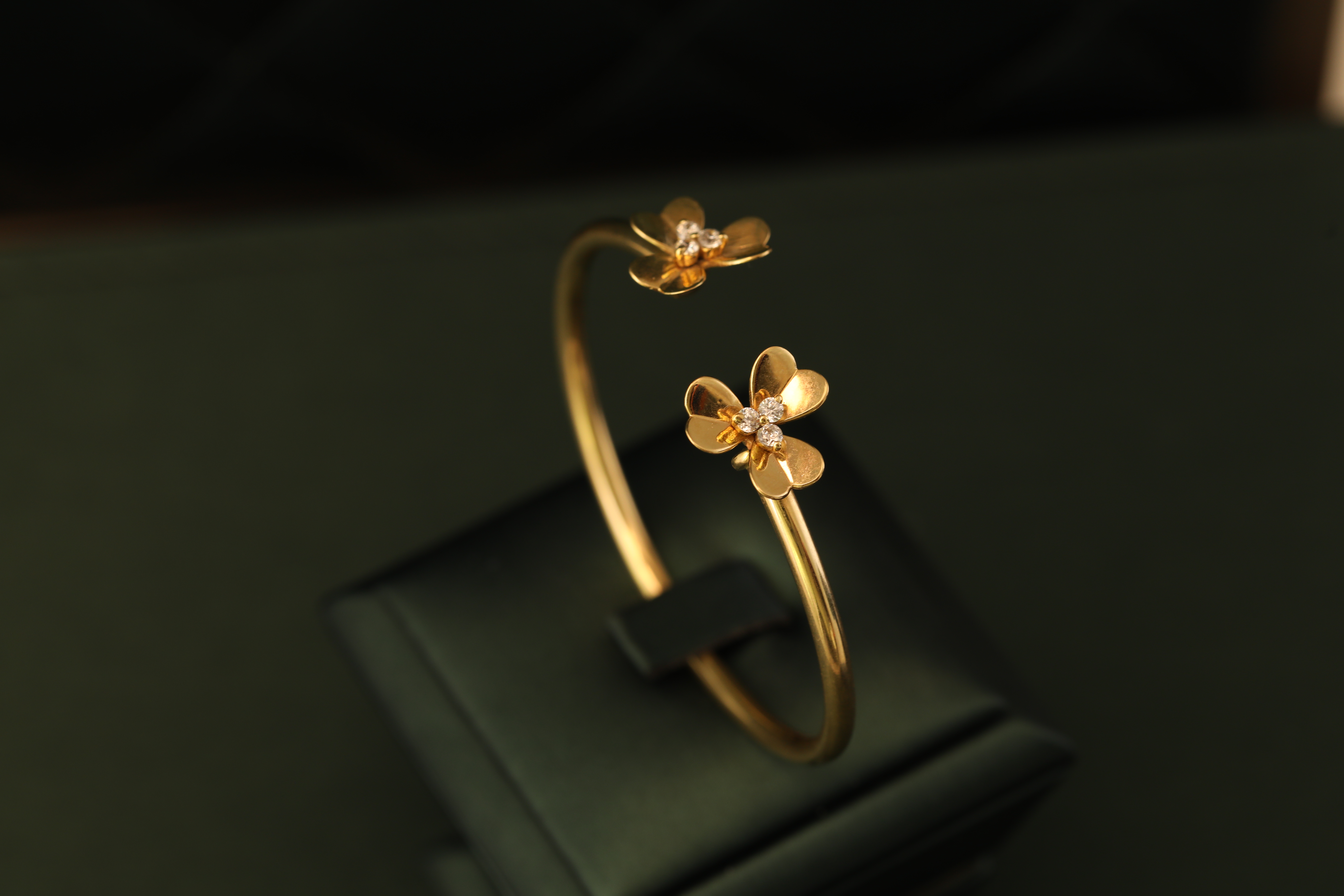 أحلى سواره عيار18