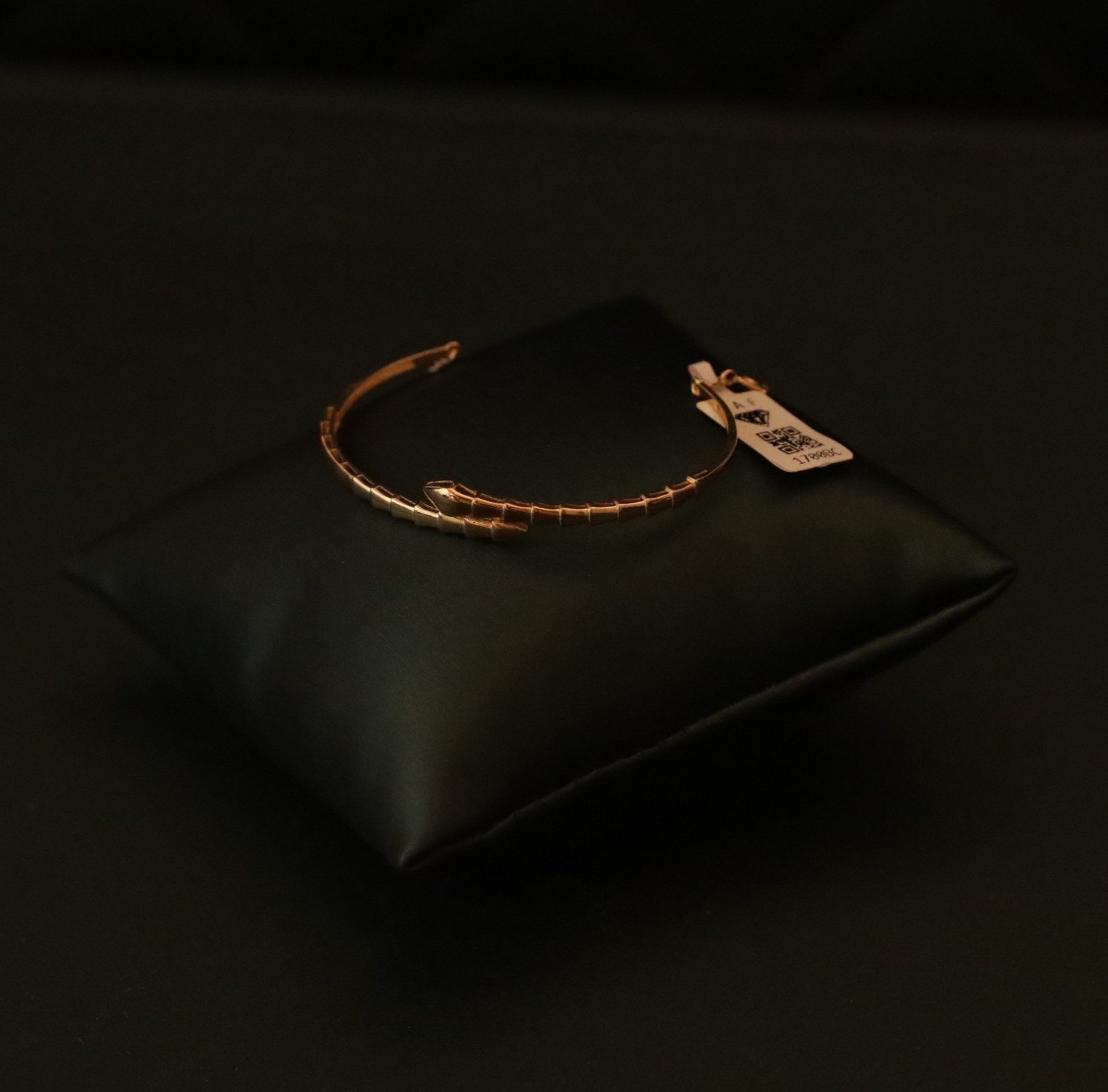 سعودية سوارة ذهب  18 