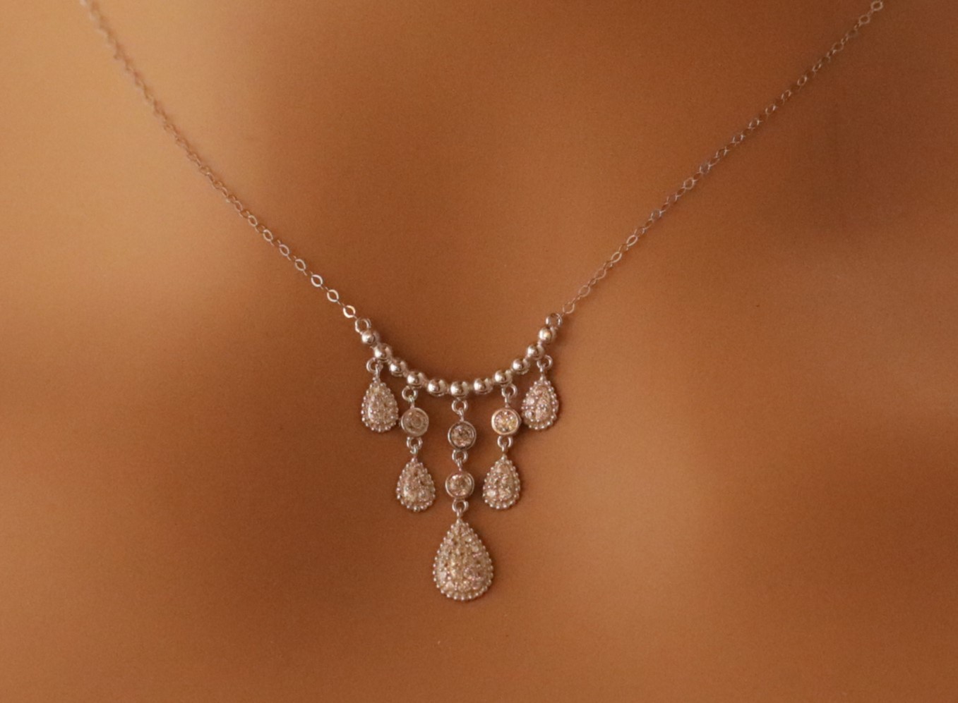  عقد ذهب عيار 18 ناعمه
