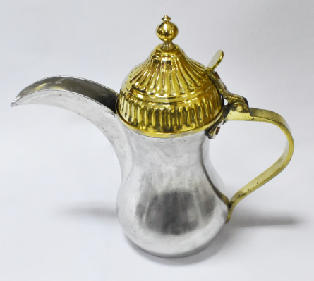  دلة نحاس سوري (رأس منقوش) 