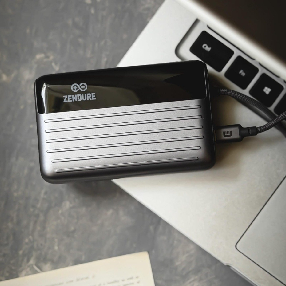 شاحن متنقل زندور SuperMini 20000mAh بقوة 45W لون فضي من جدير