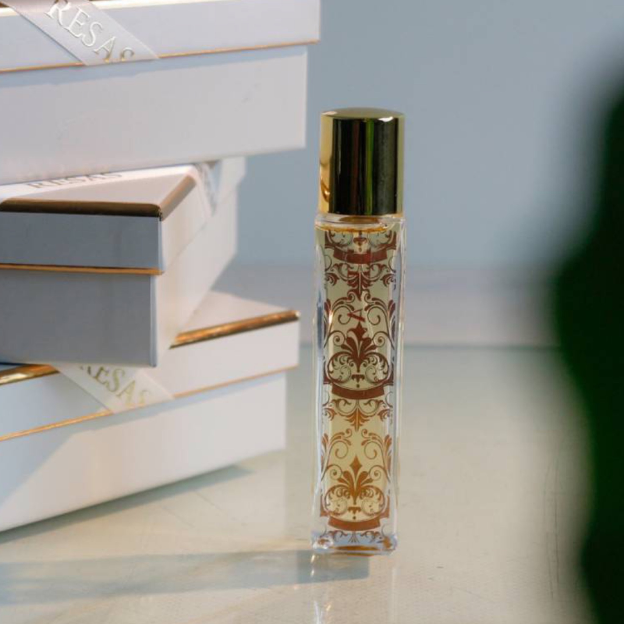 عطر وايت