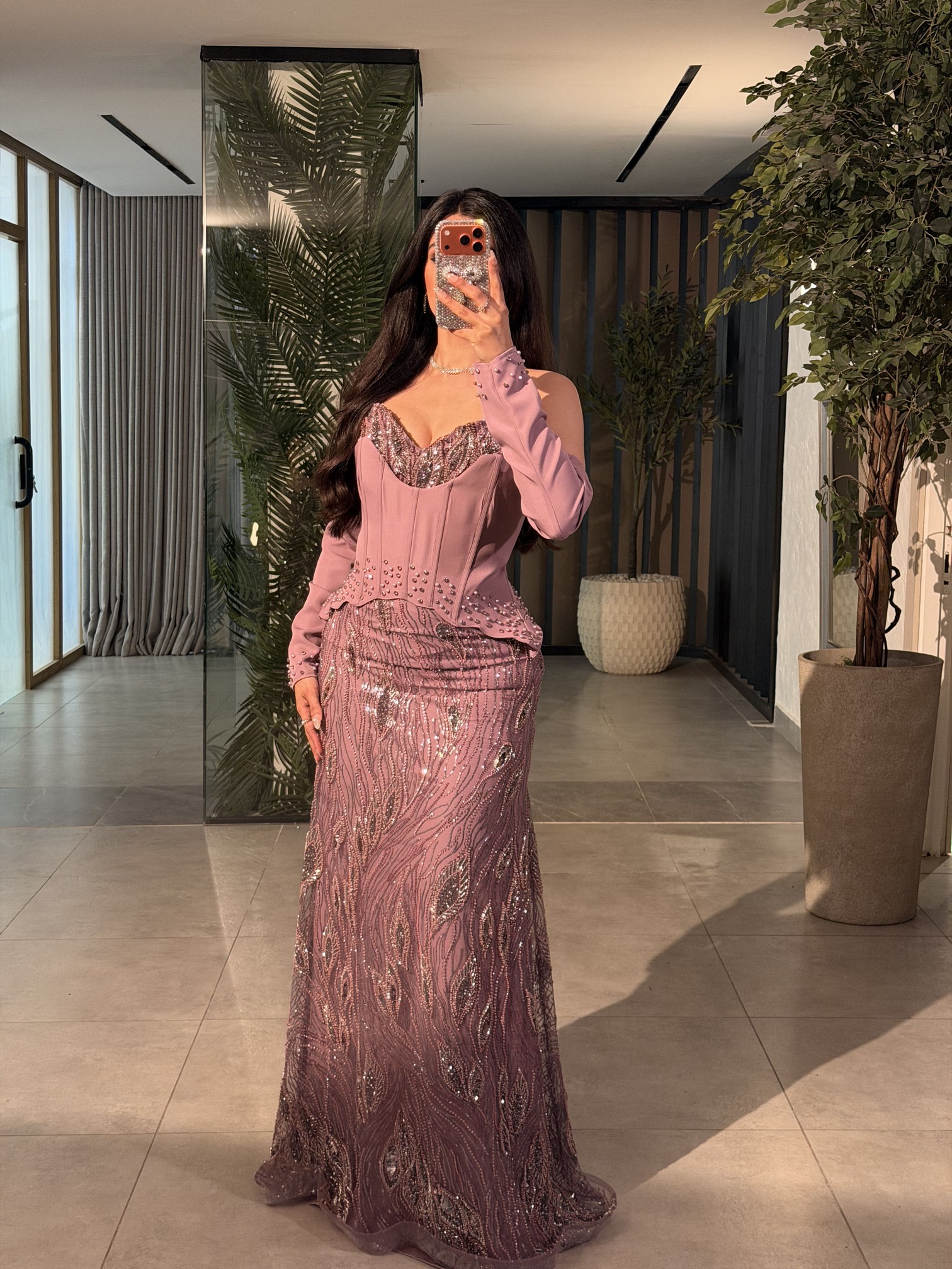 فستان سهرة موف طويل ترتر بكورسيه منفصل  وأكمام منفصلة 