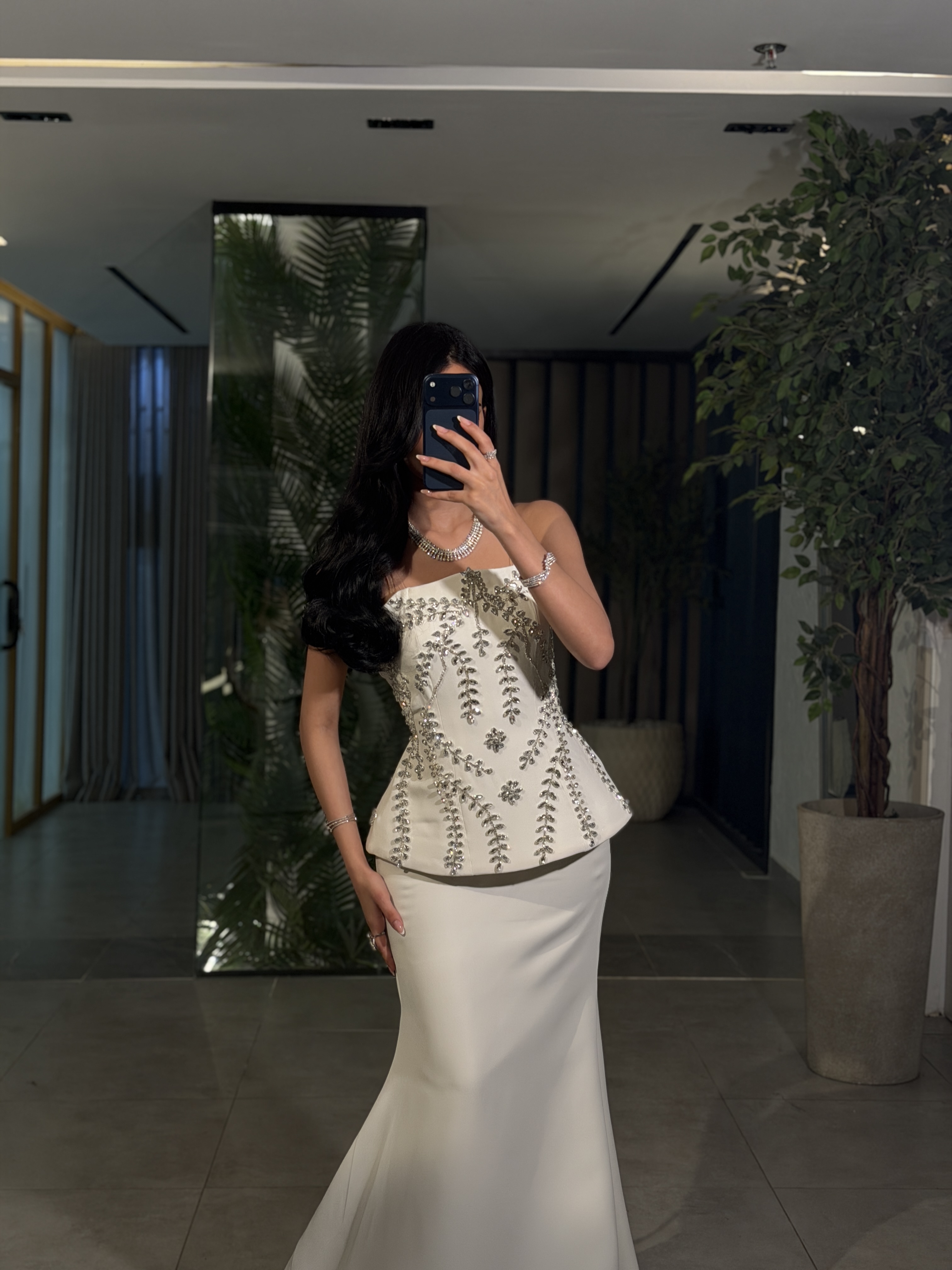 فستان سهره كورسيه اوف وايت بتطريز يدوي 